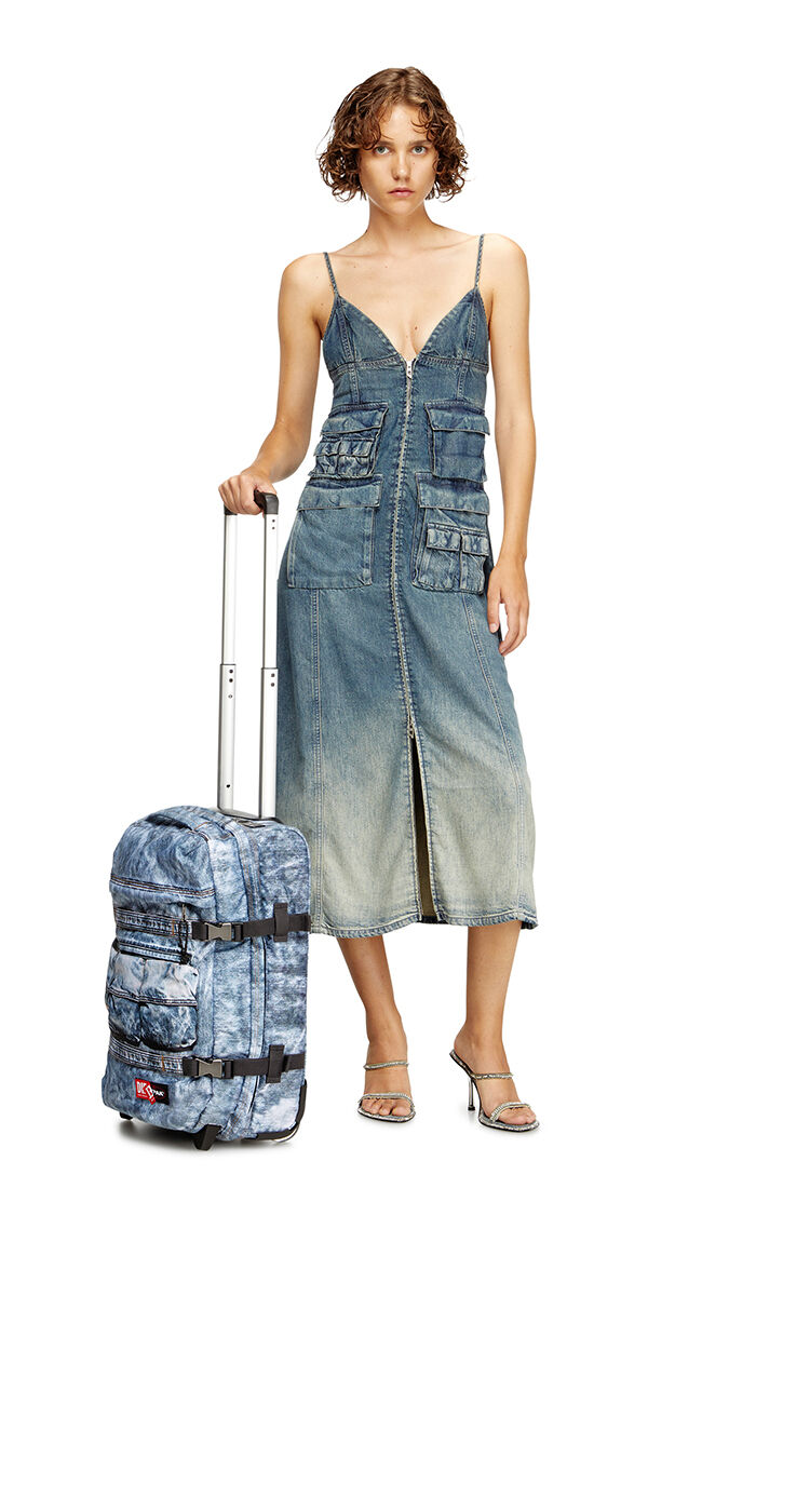 Maleta de cabina en denim trampantojo