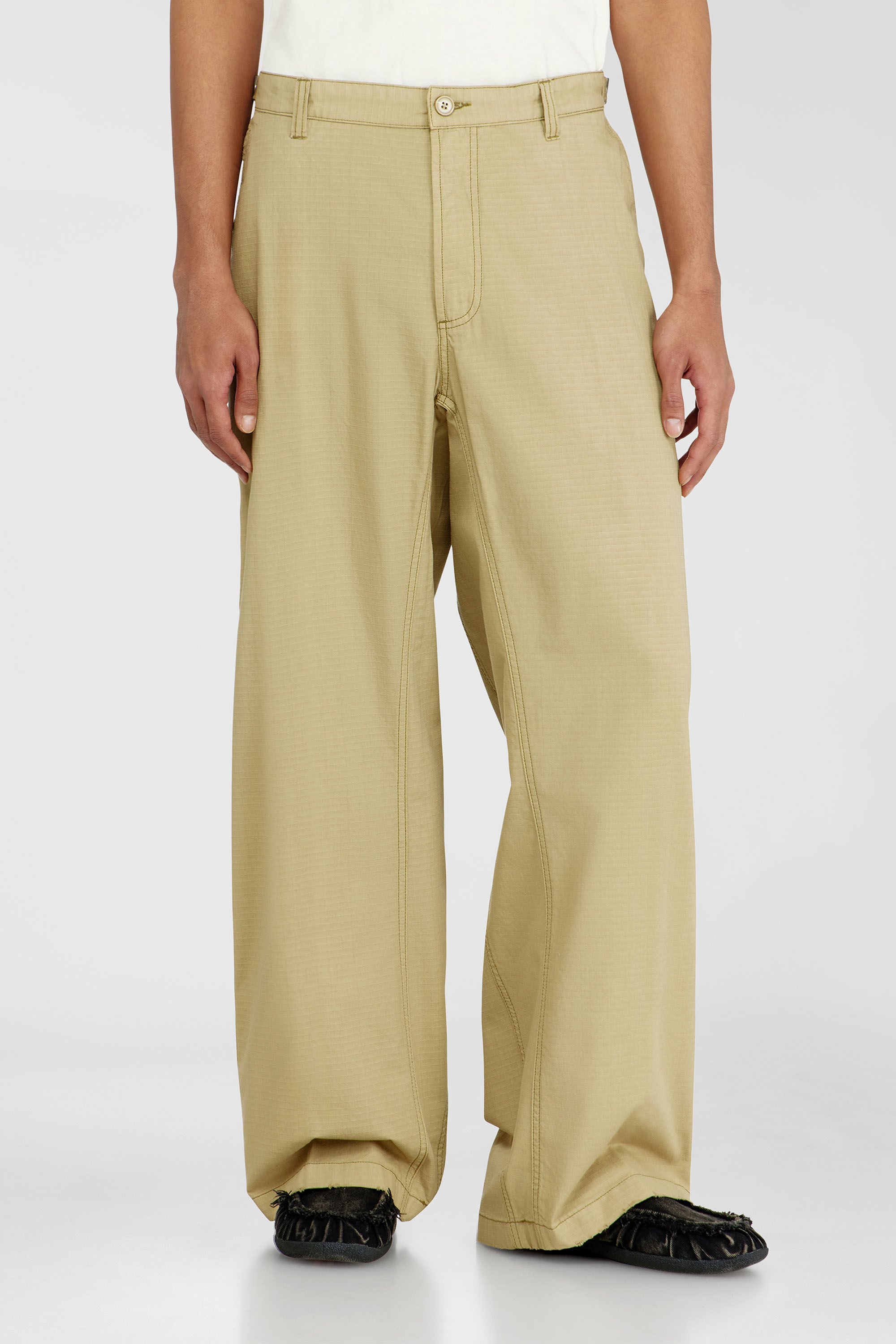 Diesel - P-BALL, Pantalones de ripstop de algod&oacute;n con hebillas laterales Hombre in Beige - 3