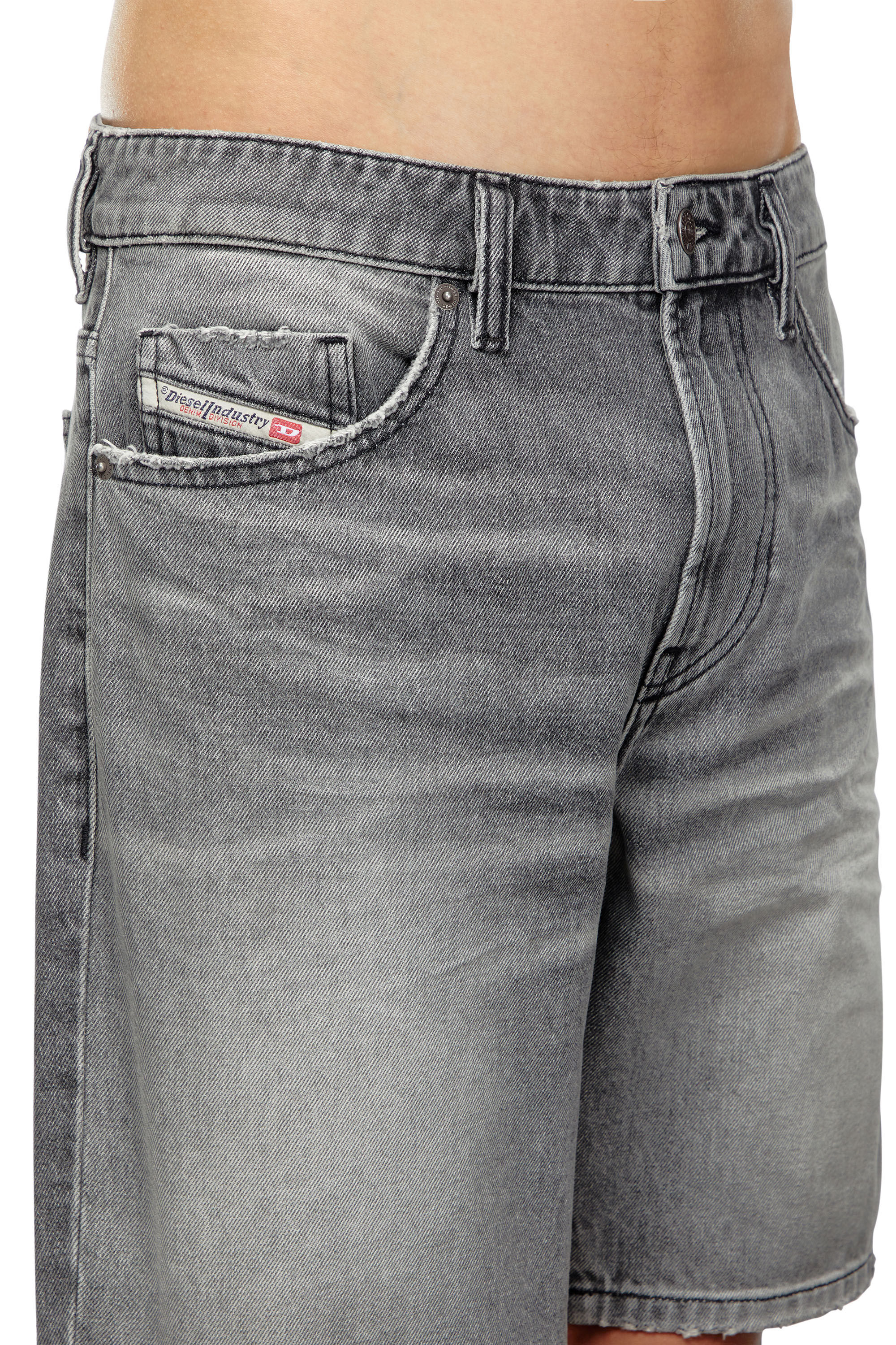 Diesel - D-FIN, Hombre Pantalones cortos vaqueros slim in Gris - Image 5