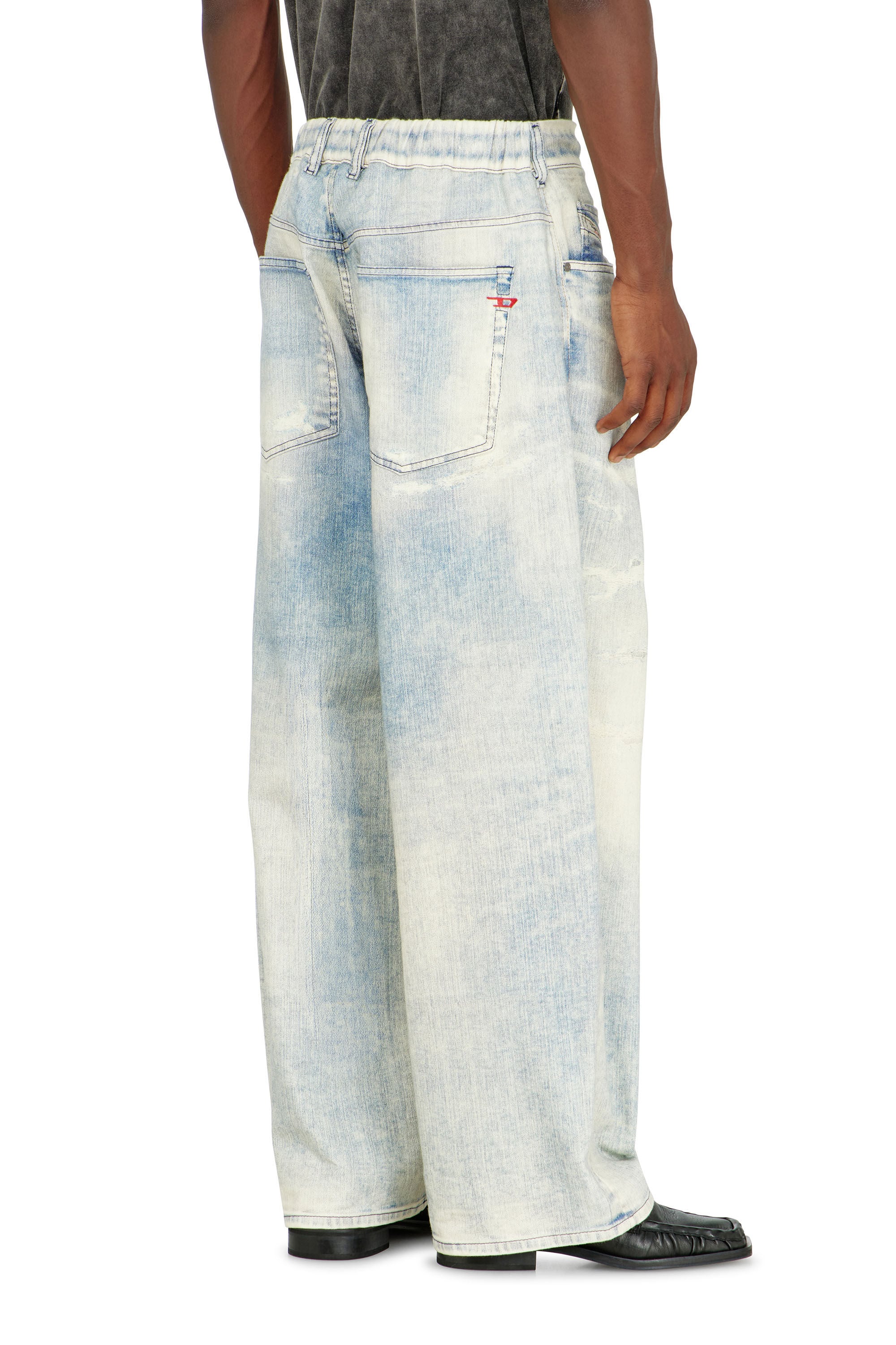 Diesel - Relaxed 2097 D-Enim-M Joggjeans&reg; 068XM Unisex, Azul Claro - 3