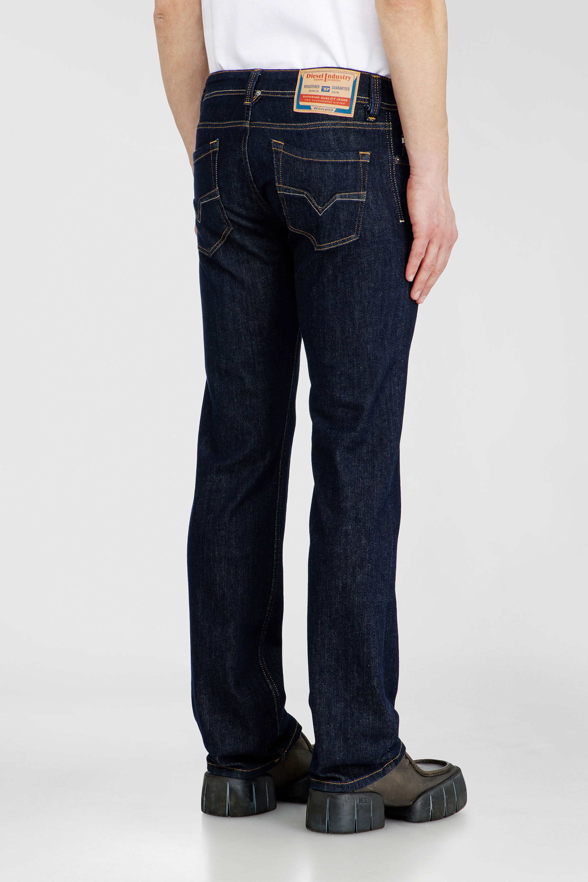 Diesel - Regular Jeans 1985 Larkee 0DBEJ Hombre, Azul Oscuro - 5
