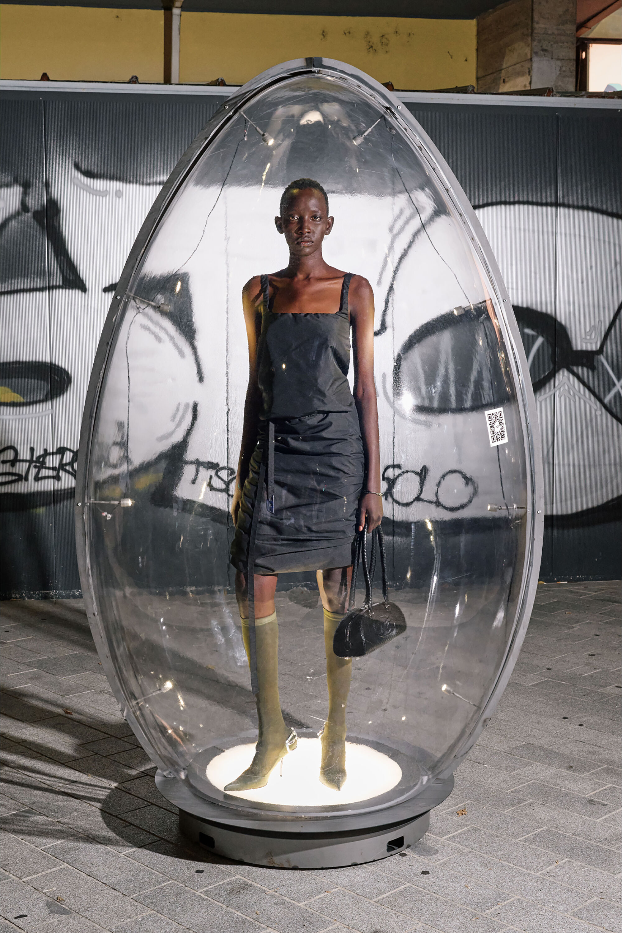 Diesel - D-SANAT, Vestido delantal con espalda descubierta en tafet&aacute;n Mujer in Negro - 6