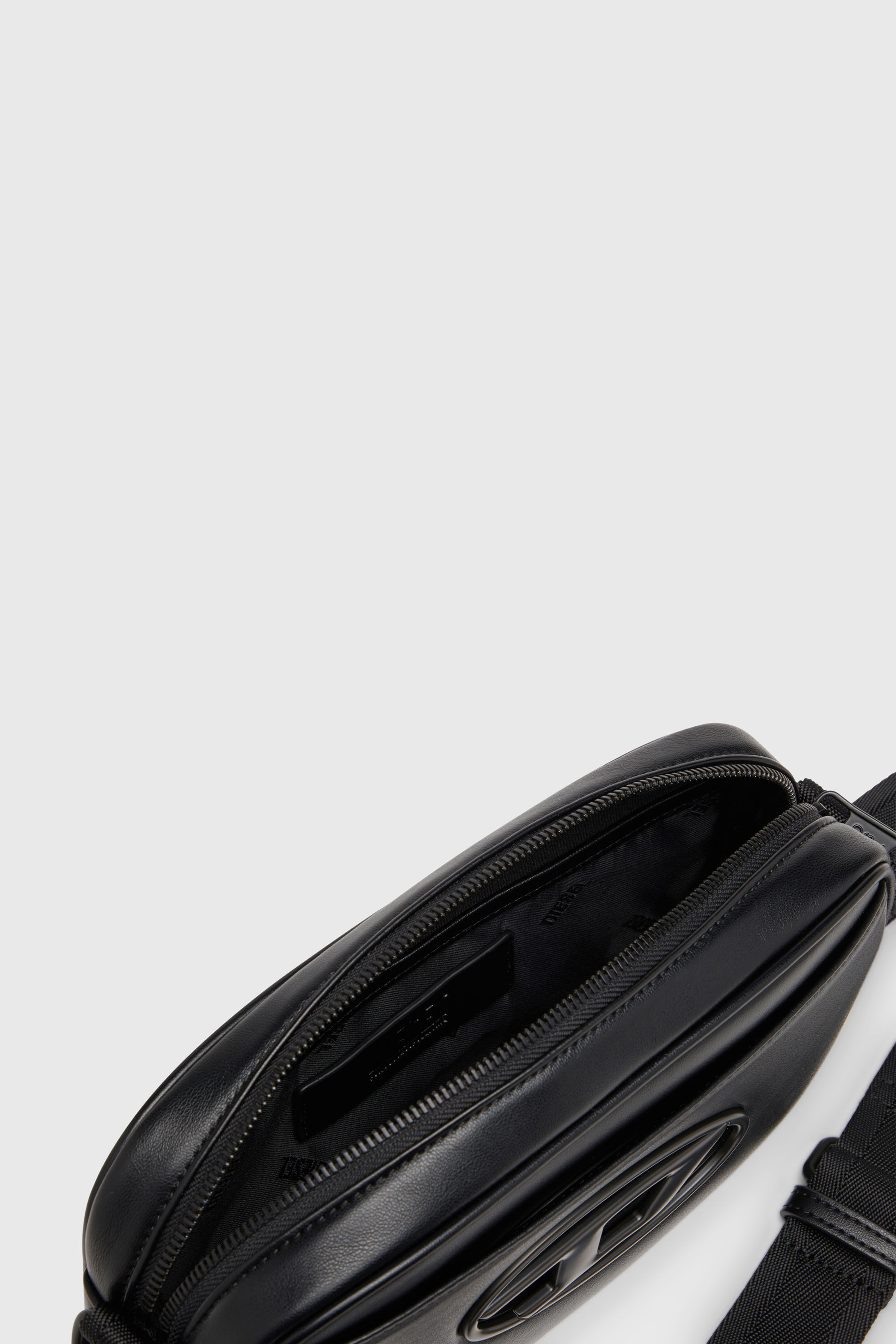 Diesel - HOLI-D CAMERA BAG, Holi-D-Bolso tipo c&aacute;mara de neopreno y poliuretano Hombre in Negro - 3
