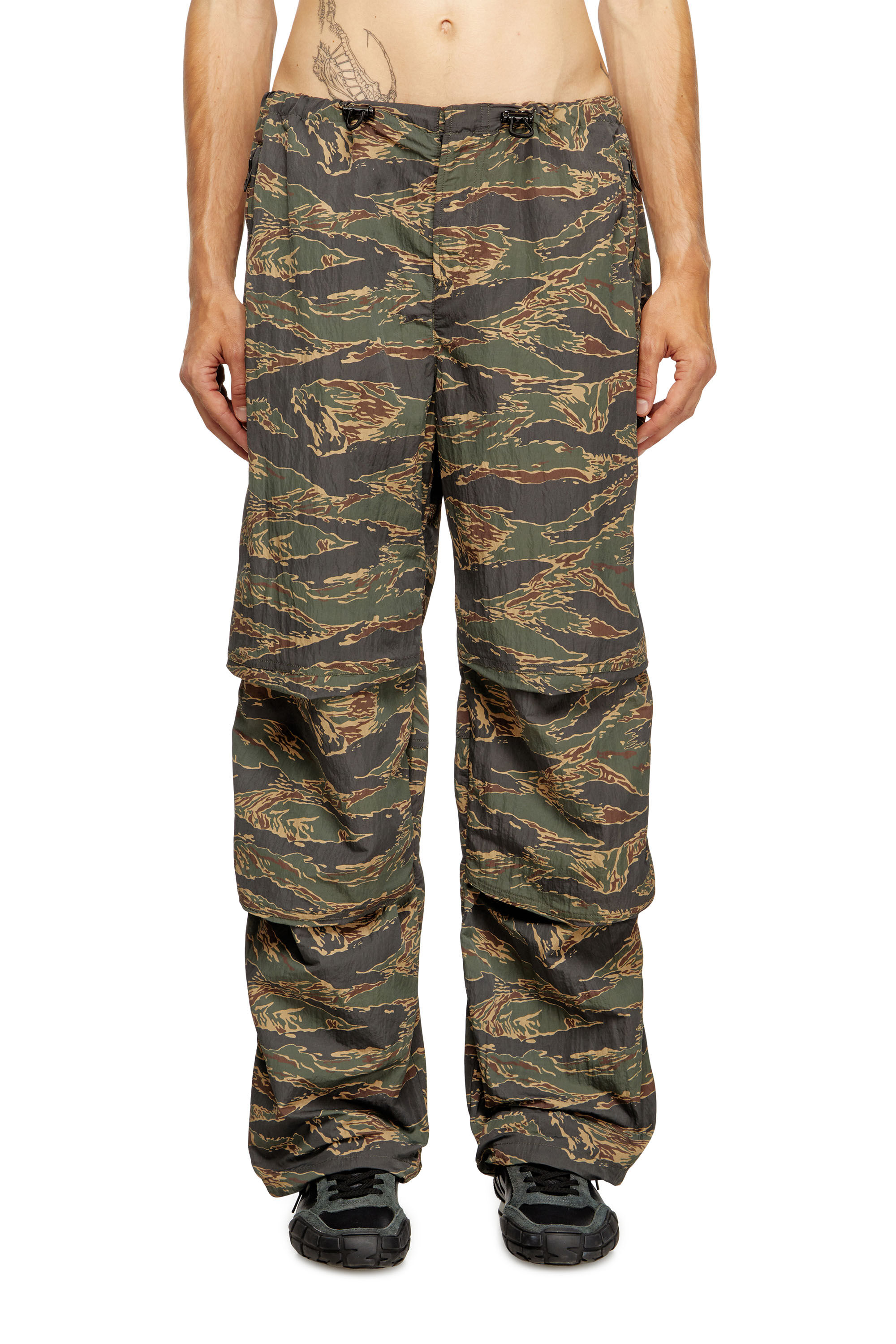 Diesel - P-ANIC, Pantalones cargo de nailon con estampado de camuflaje Hombre in Verde - 3