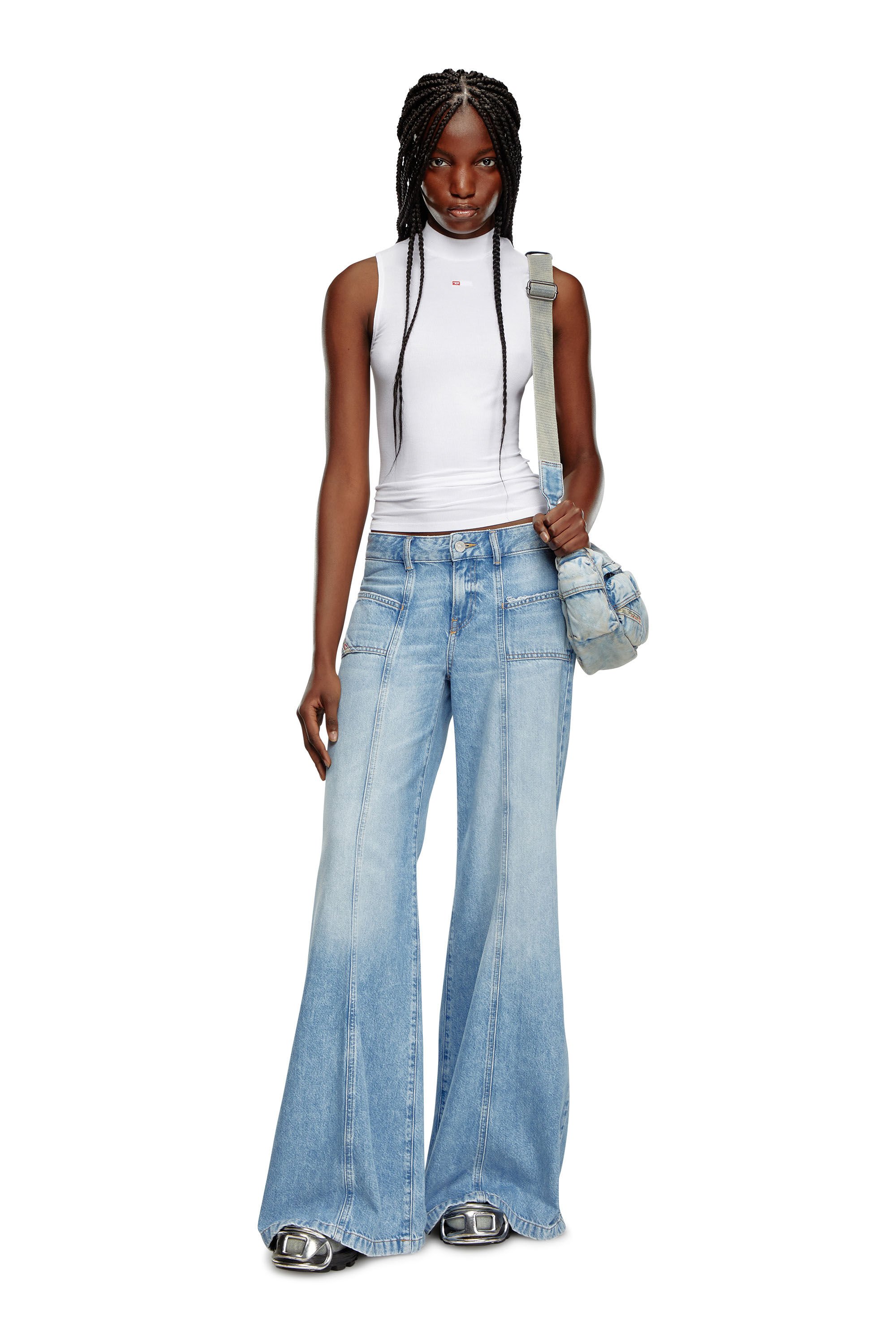 Diesel - Bootcut and Flare Jeans D-Akii 09J88, Azul Claro - Image 1