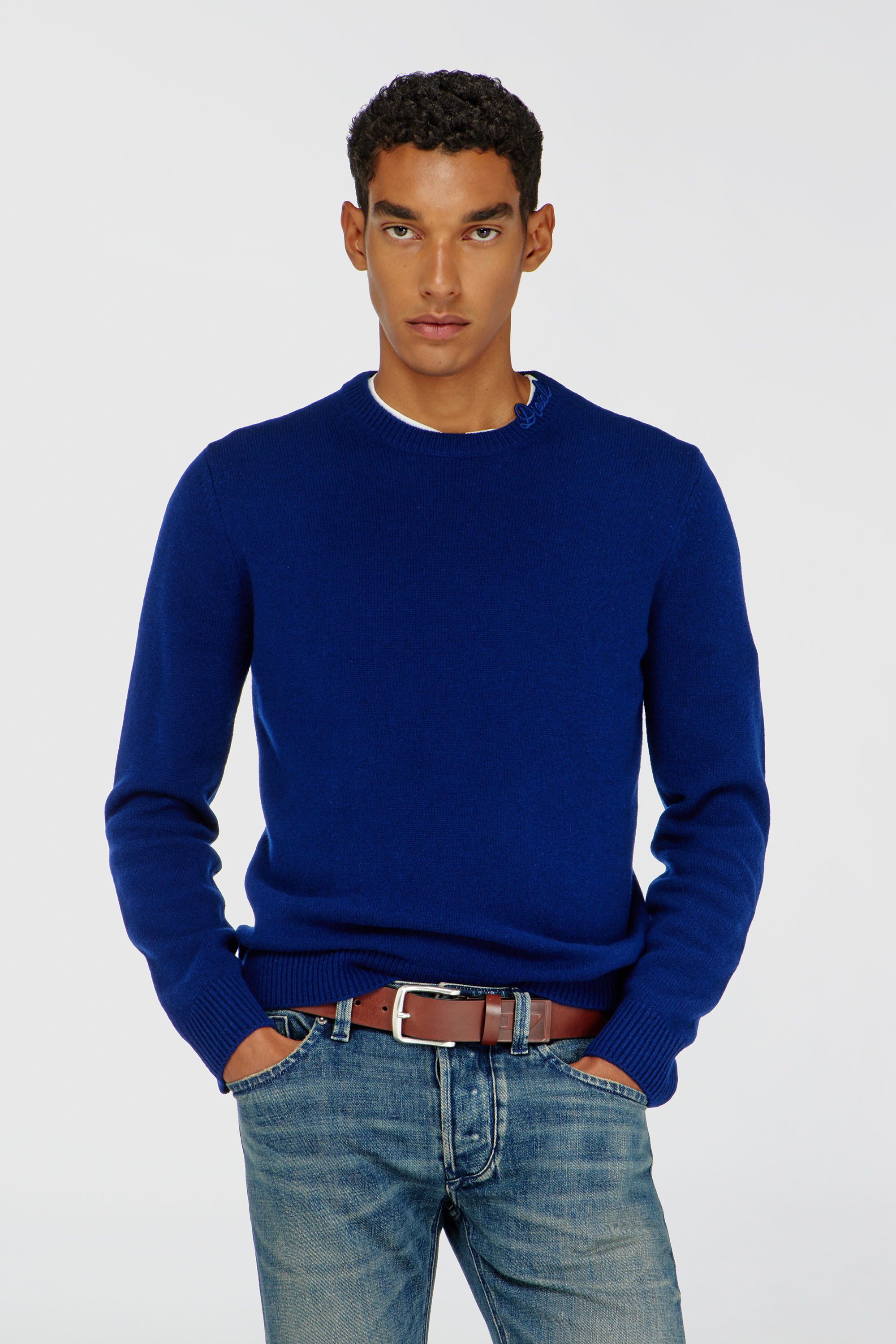 Diesel - K-IMBRO, Jersey de lana con logo en el cuello Hombre in Azul marino - 2