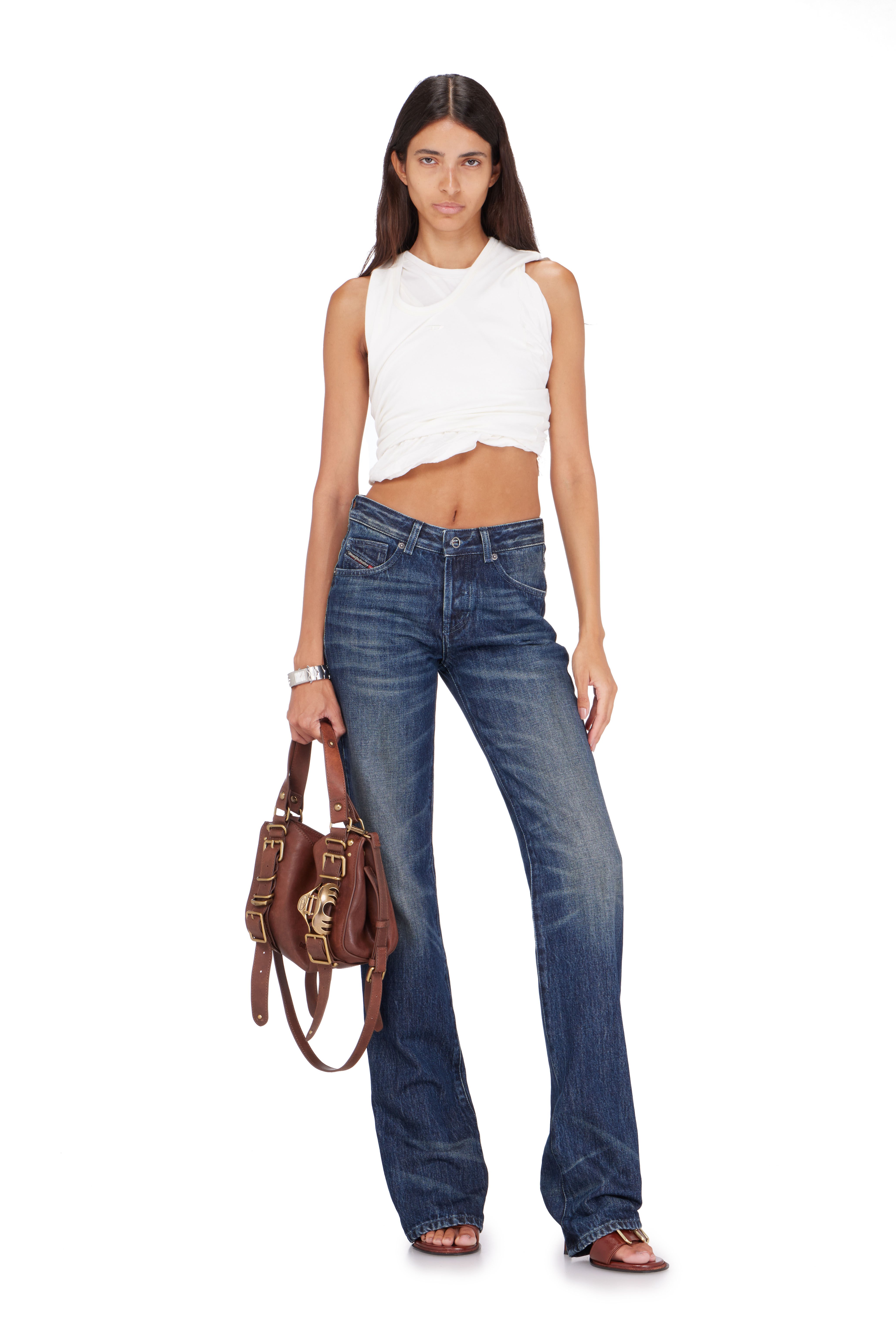 Diesel - D-ONE TOPHANDLE S, D-One-Bolso small con asa superior de piel tratada Mujer in Marr&oacute;n - 1