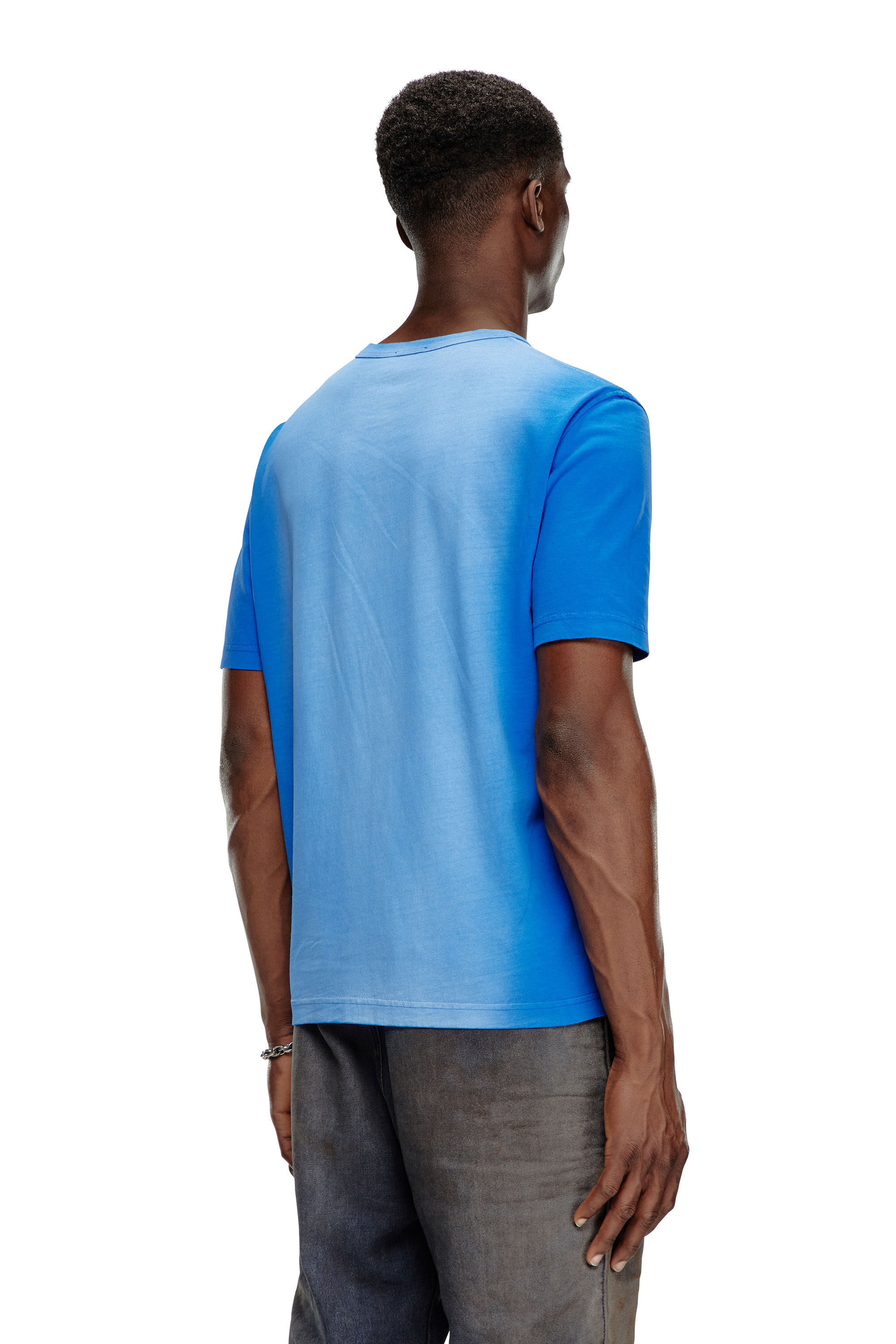 Diesel - T-ADJUST-Q2, Hombre Camiseta en tejido de algodón rociado in Azul marino - Image 4