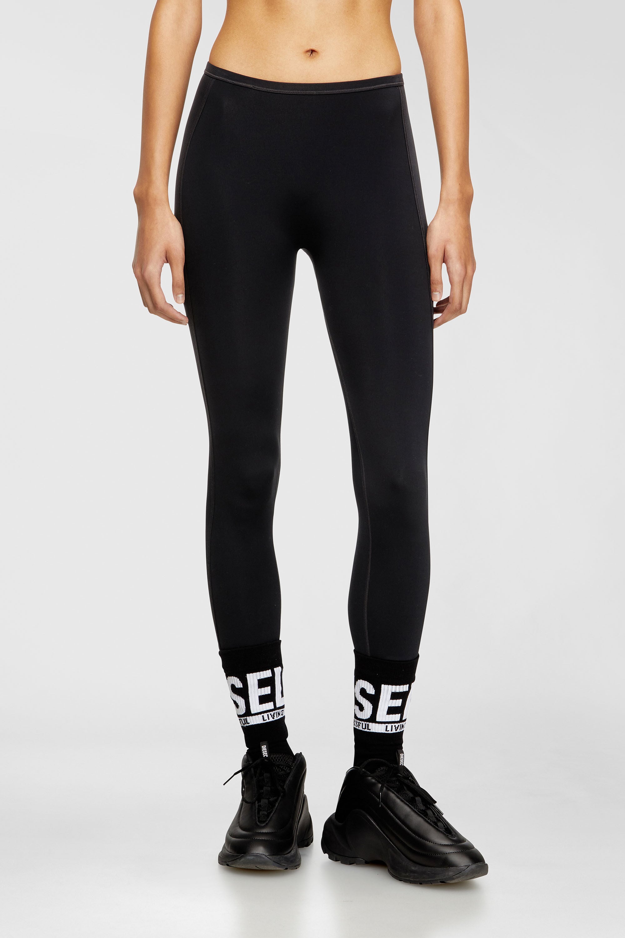 Diesel - MEREDITH-UTLT, Leggings de nailon con abertura en la parte trasera Oval D Mujer in Negro - 5