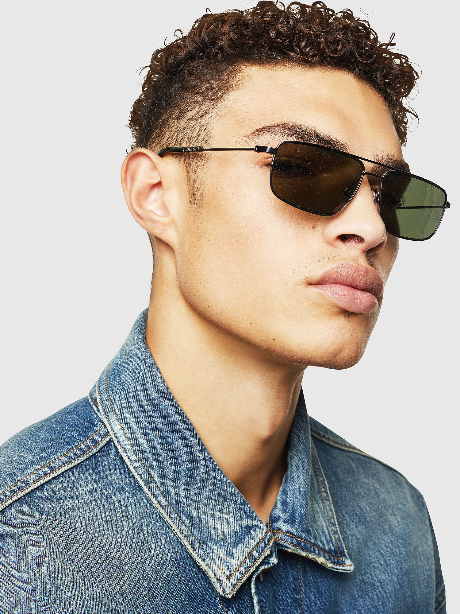 Diesel - DL0308, Gafas navigator con lentes polarizadas Hombre in Negro - 4