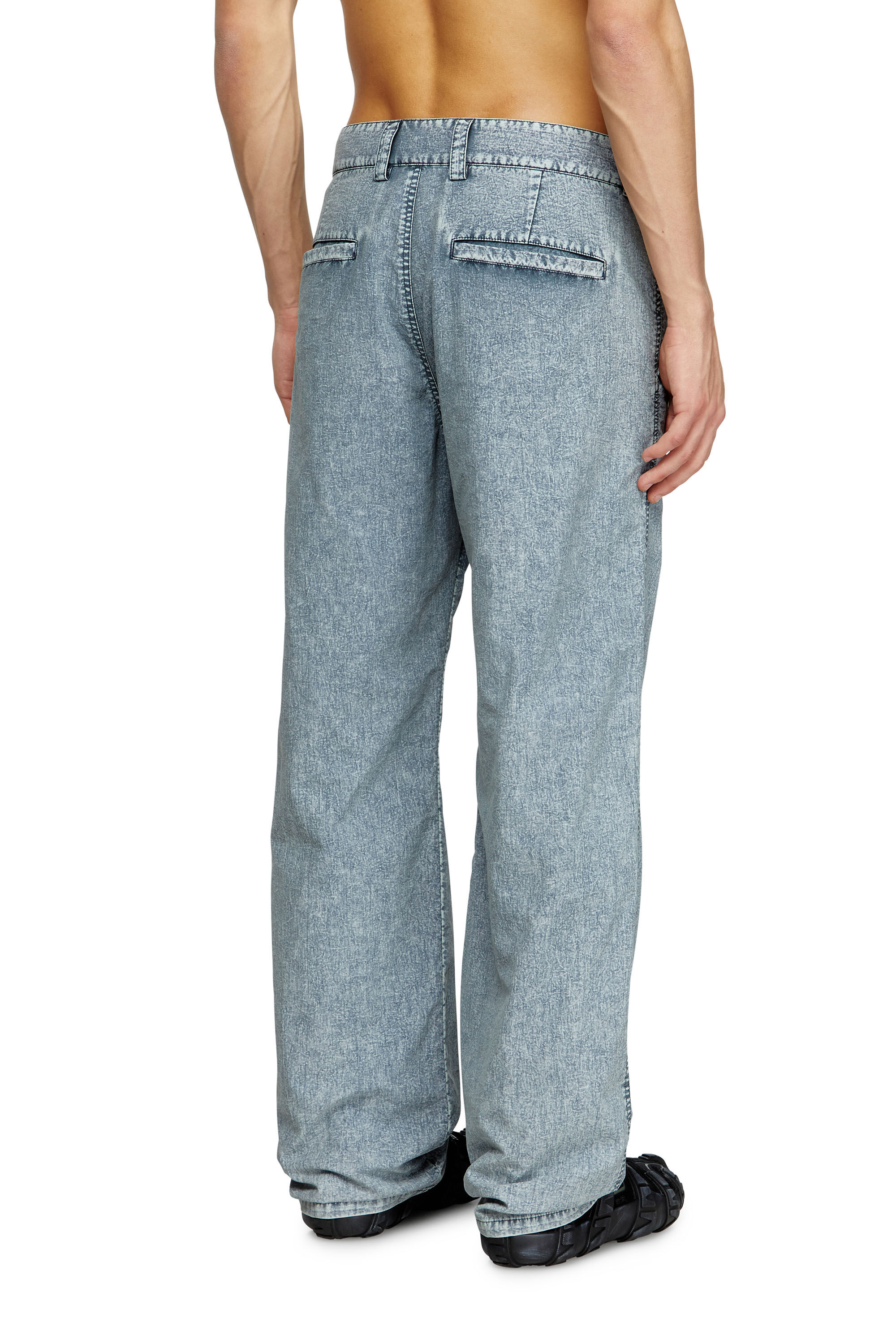 Diesel - P-HANTIK-CHINO, Pantalones chinos en taslan de nailon reciclado Hombre in Azul marino - 4