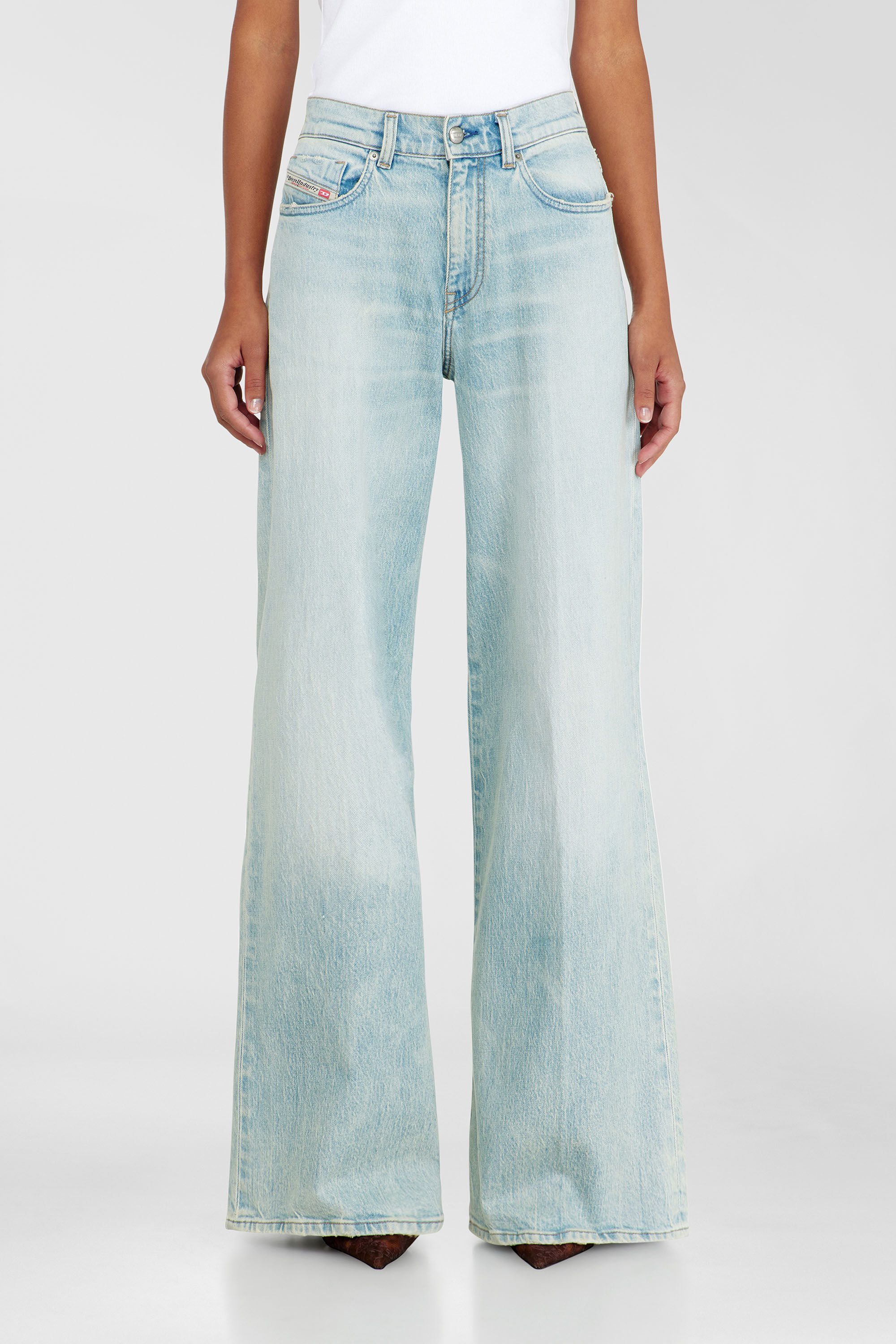 Diesel - Flare Jeans 1978 D-Akemi 0KBBX Mujer, Azul Claro - 4