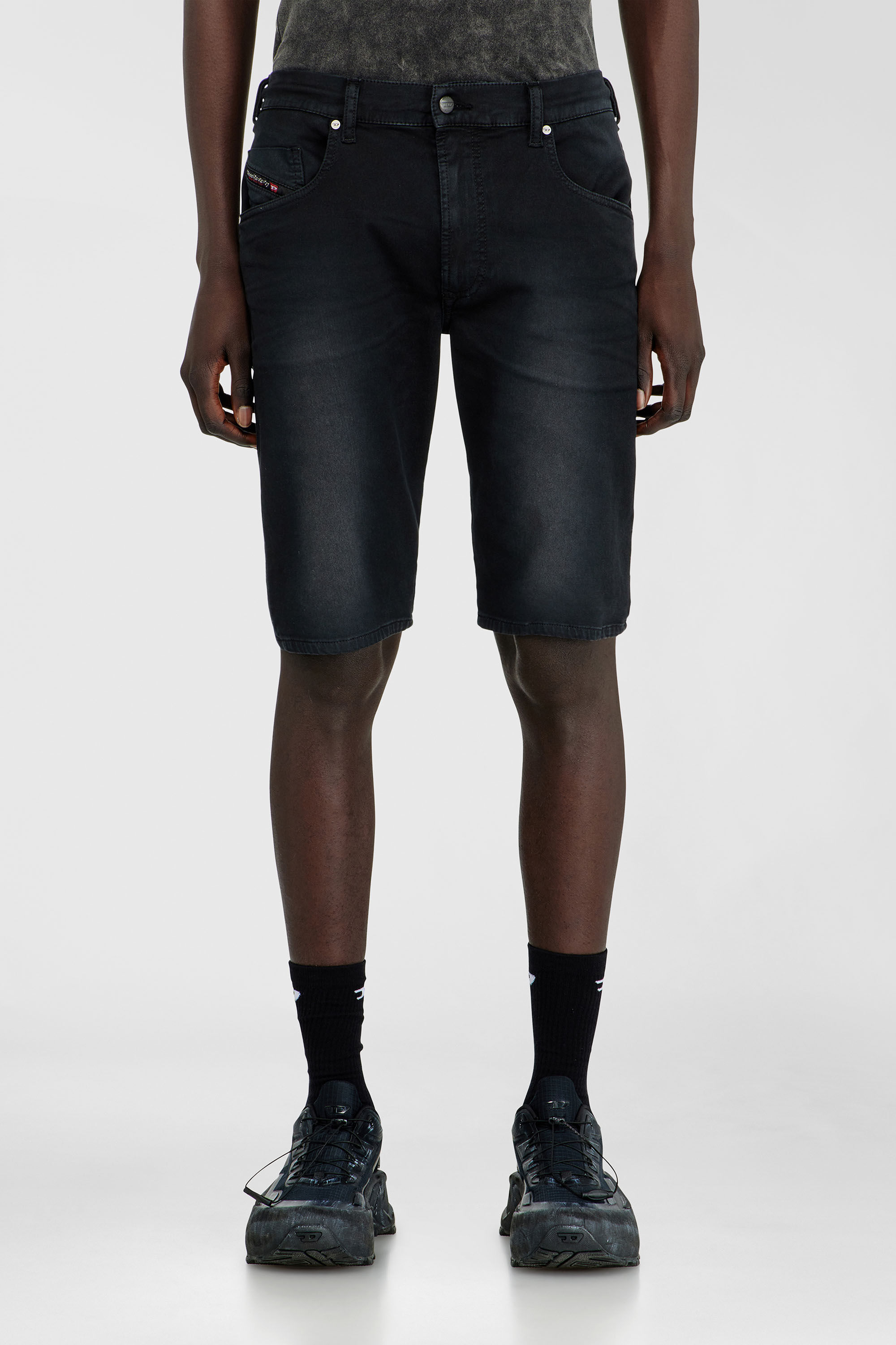 Diesel - 2033 D-KROOLEY-SHORT-BW JOGG, Slim shorts en denim de color Hombre in Negro - 3