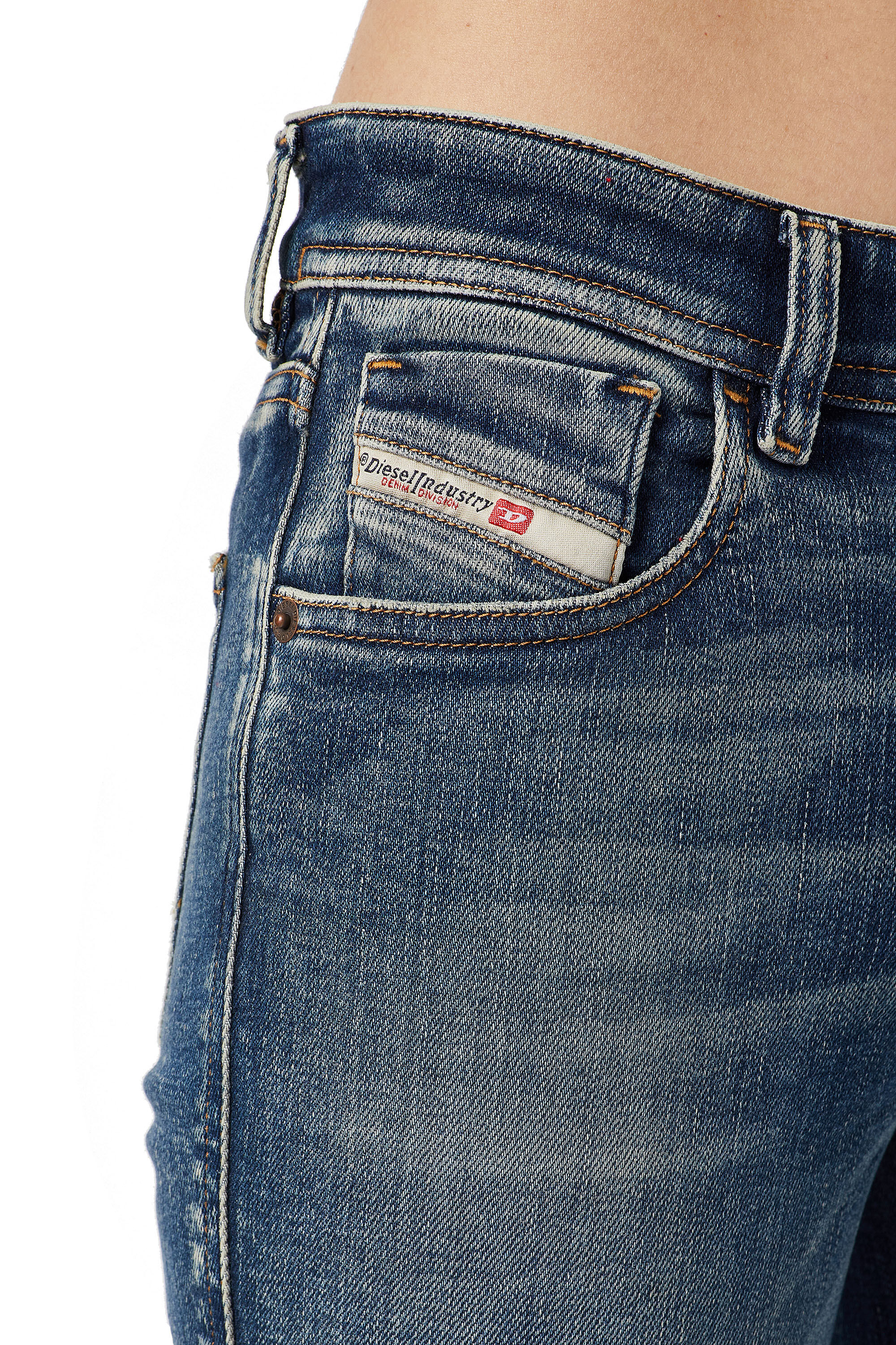 Diesel - 2017 SLANDY 09C20 Super skinny Jeans, Azul medio - Image 5