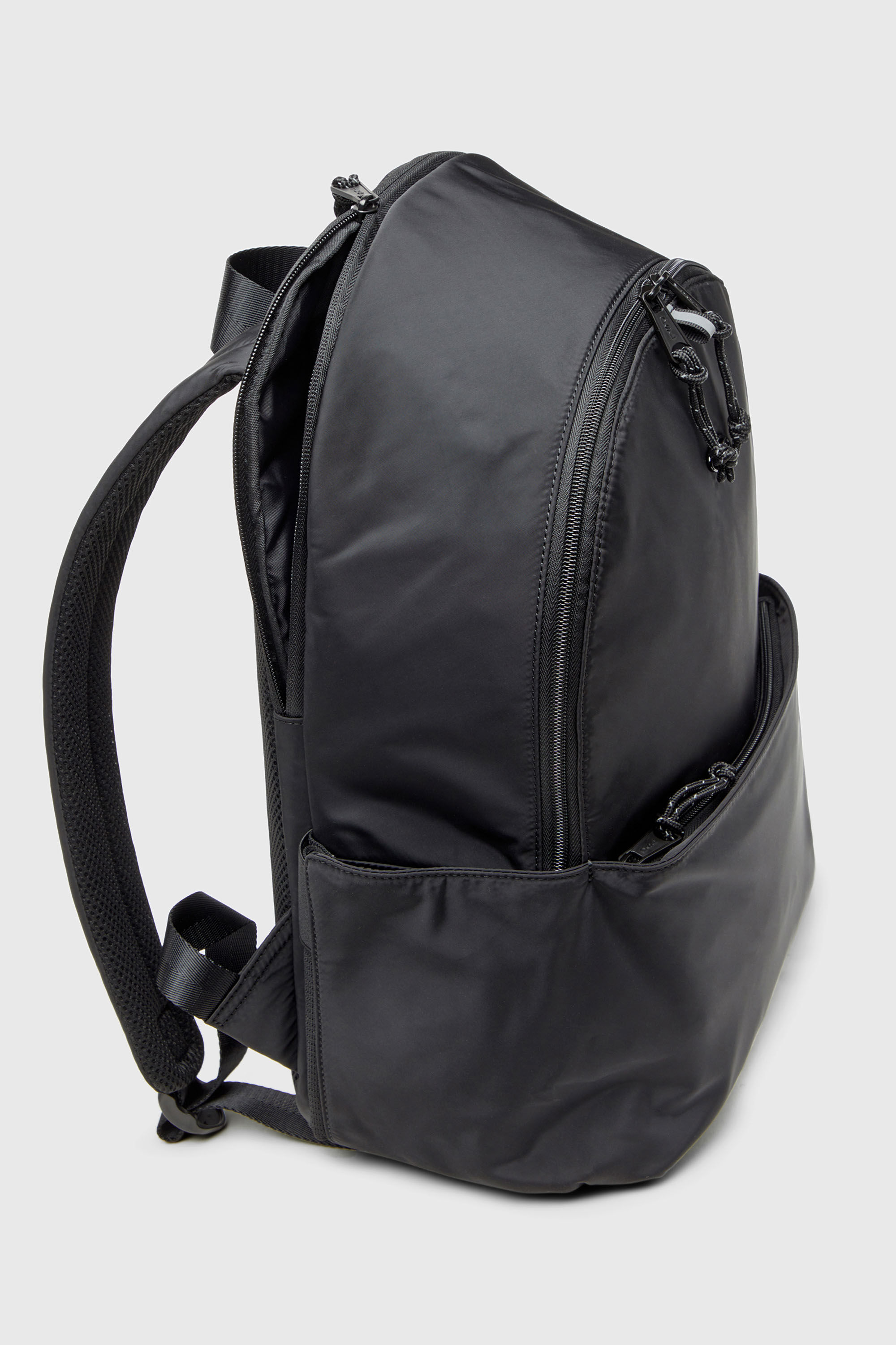 Diesel - D-PACK BACKPACK X, D-Pack-Mochila de tejido con un toque de sat&eacute;n Hombre in Negro - 6