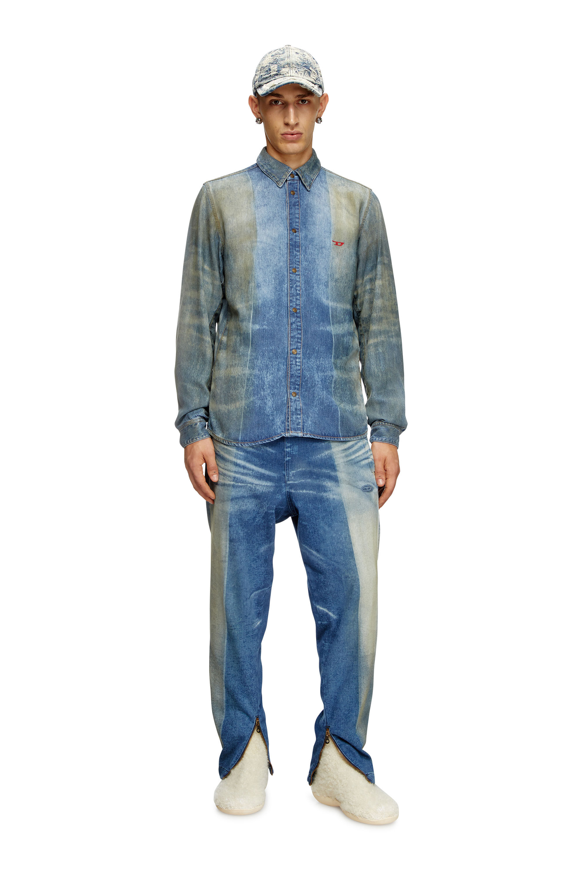 Diesel - D-FITTY-FSF, Camisa de denim con pliegues solarizados Hombre in Azul marino - 1