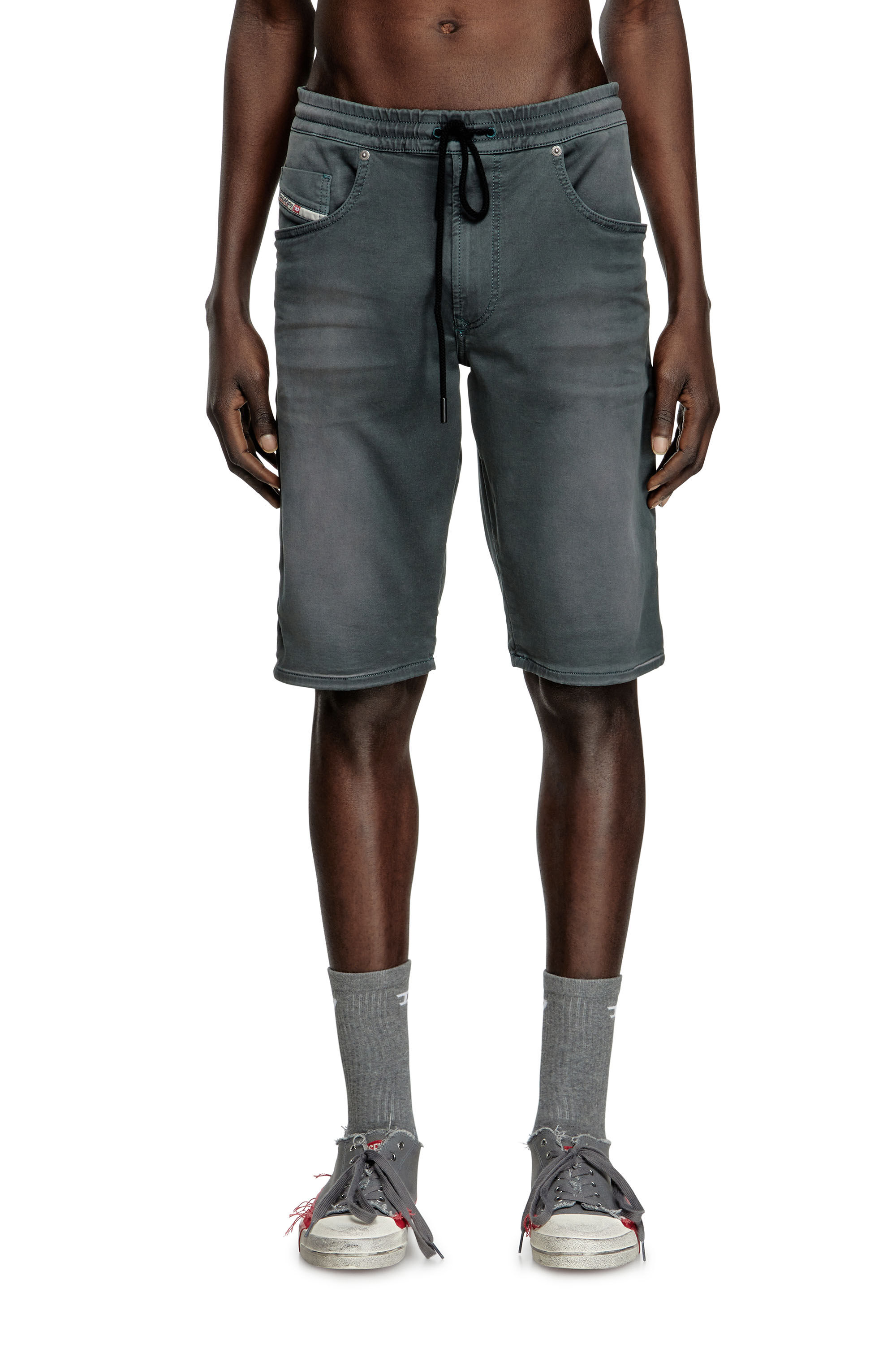 Diesel - 2033 D-KROOLEY-SHORT JOGG, Pantalones cortos chinos en JoggJeans Hombre in Gris - 3