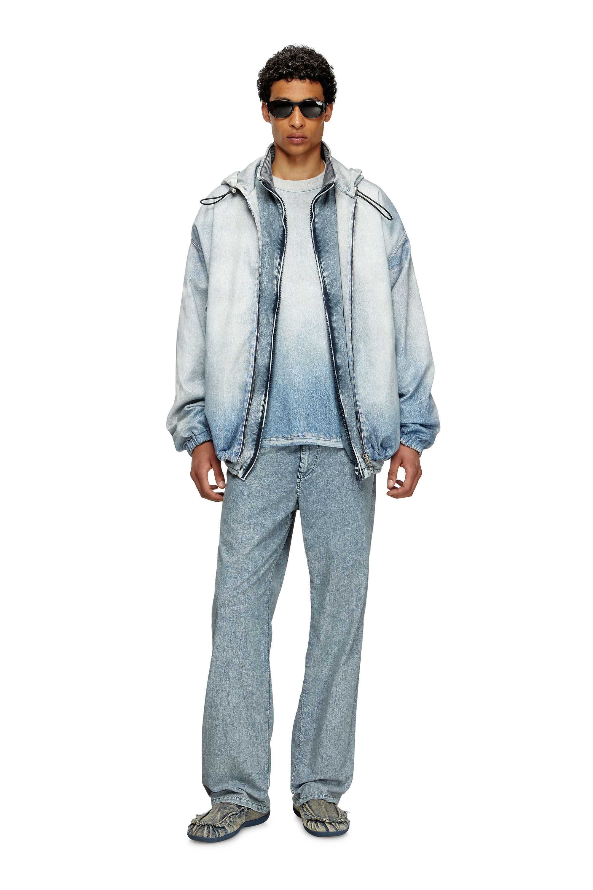 Diesel - D-WYNNY JOGG, Chaqueta con capucha de JoggJeans estampado con efecto desteñido Hombre in Azul marino - 1