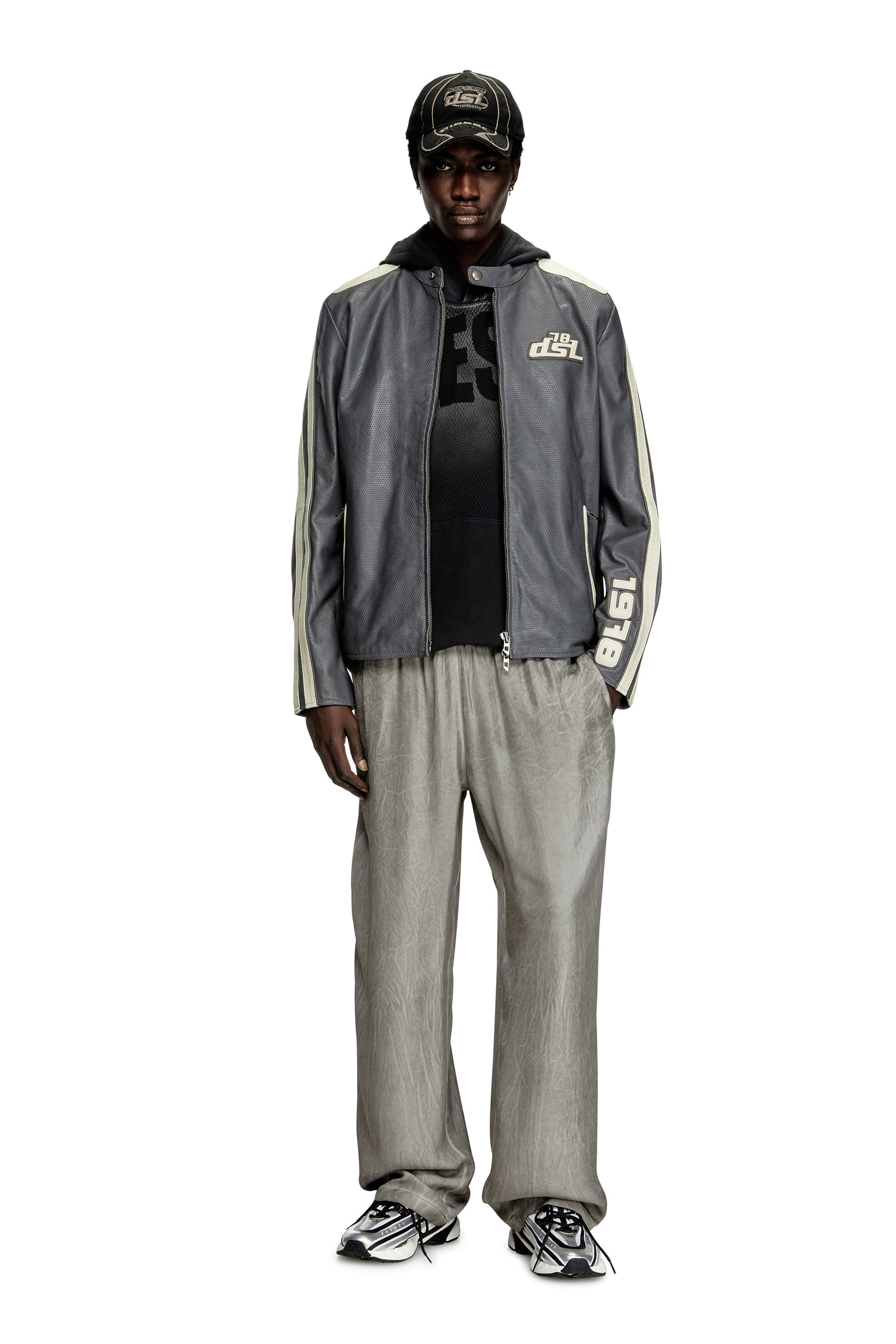 Diesel - P-LEON, Pantalones deportivos arrugados de tejido fluido Unisex in Gris - 1