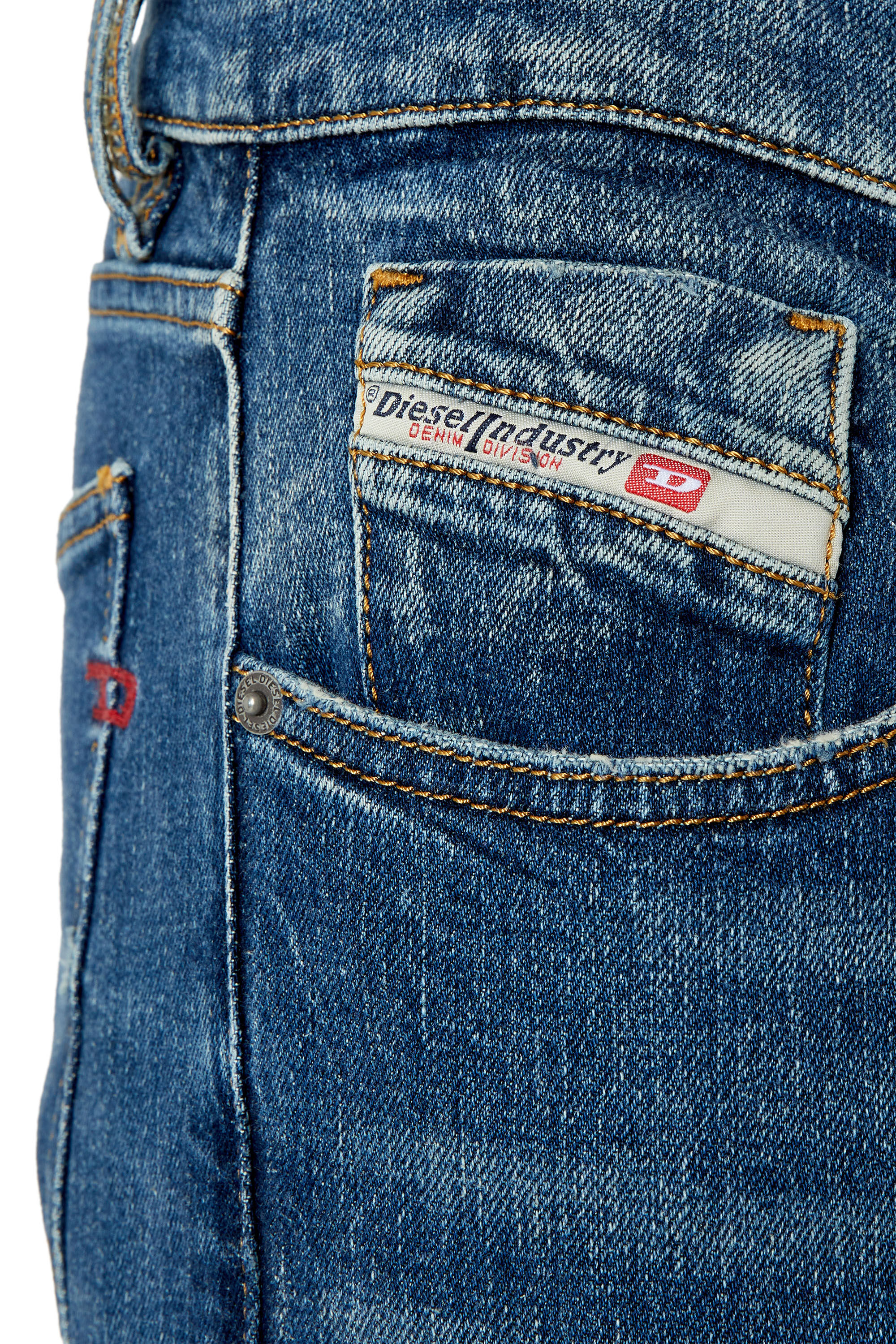 Diesel - 2019 D-Strukt 007L1 Slim Jeans, Azul medio - Image 5