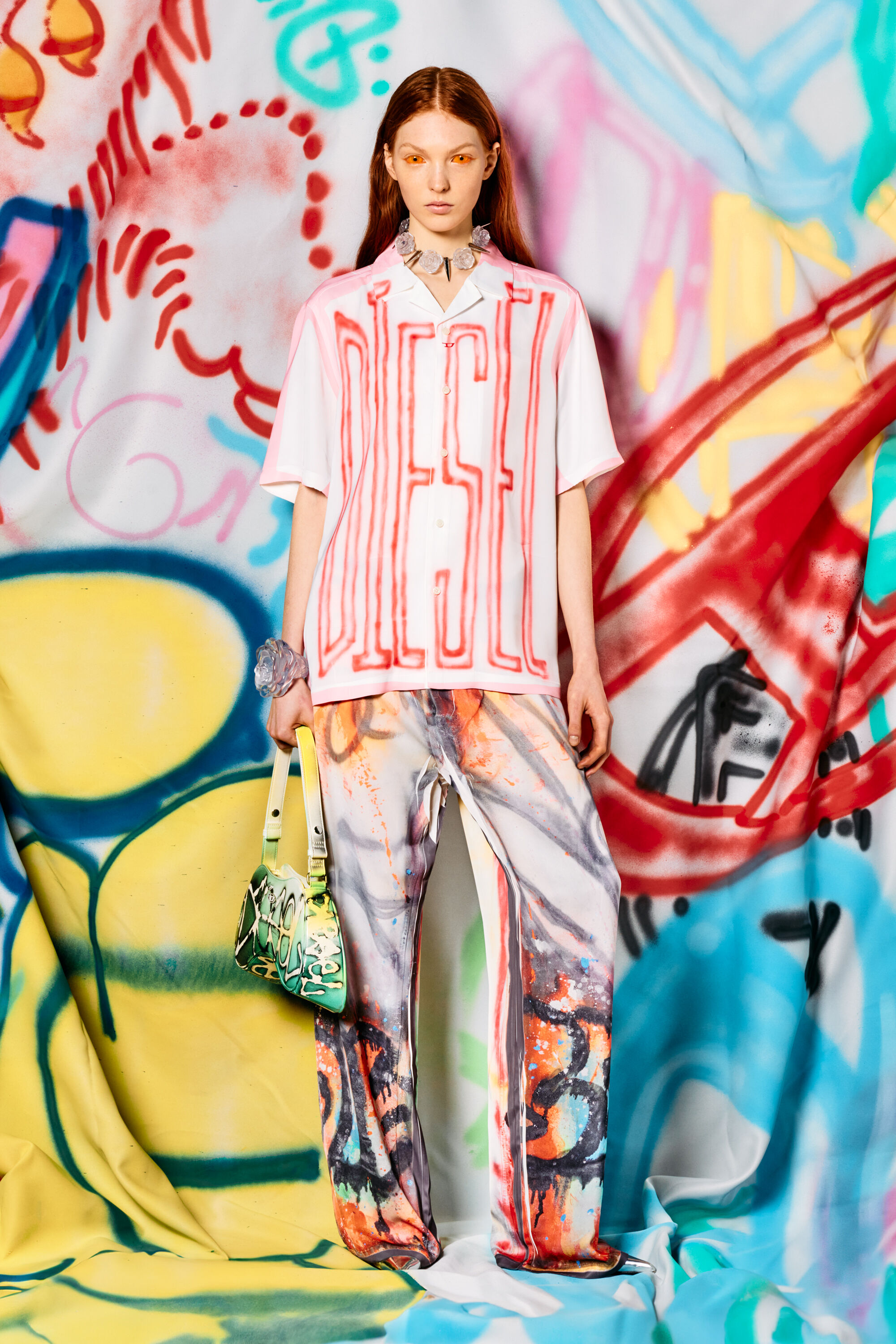 Diesel - C-PAROSHORT-GRAFFITI-FRA, Camisa de bolos de satén con logotipo graffiti Unisex in Multicolor - 3