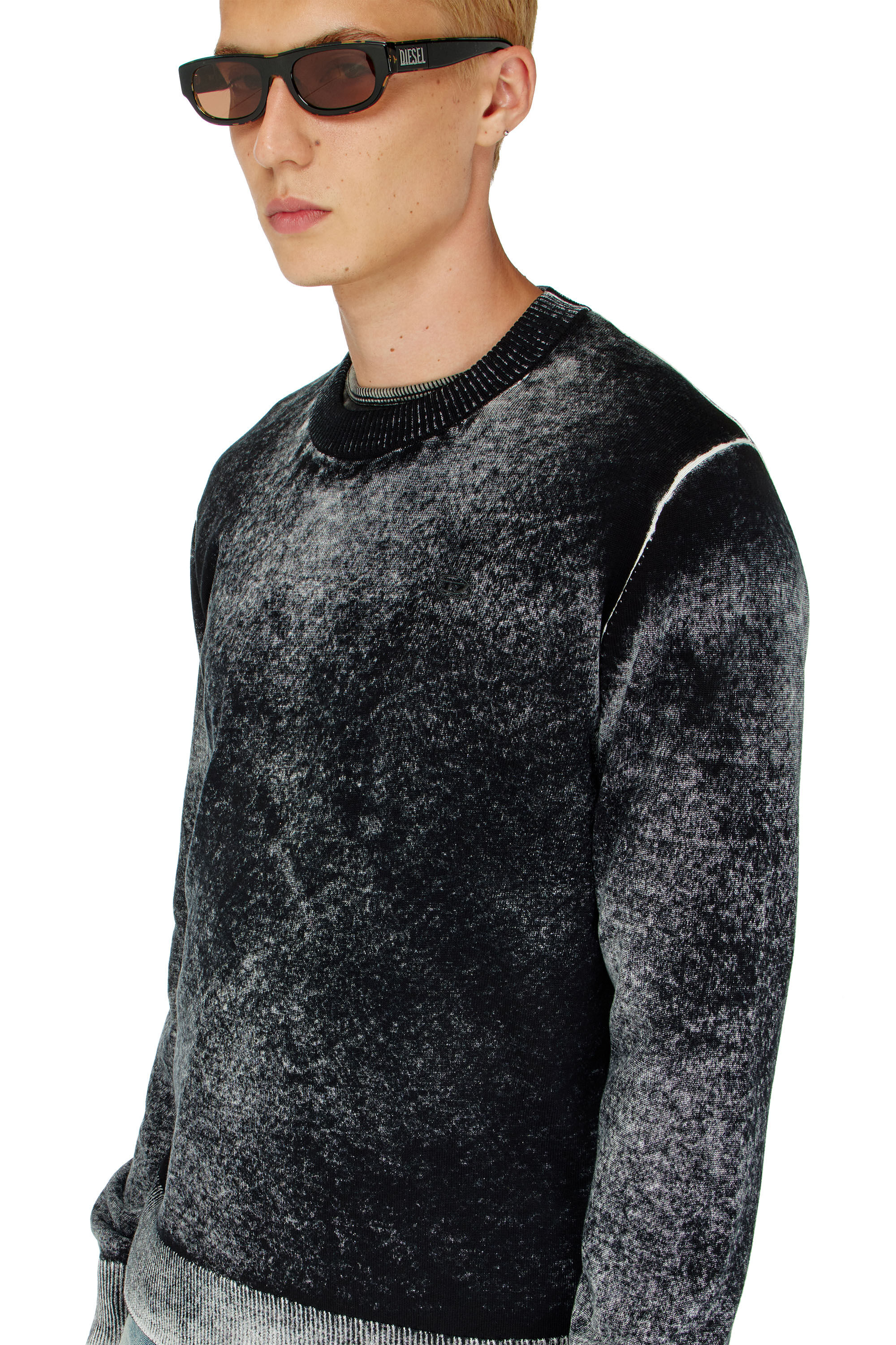 Diesel - K-LAURENT, Jersey con estampado inverso descolorido Hombre in Negro - 5