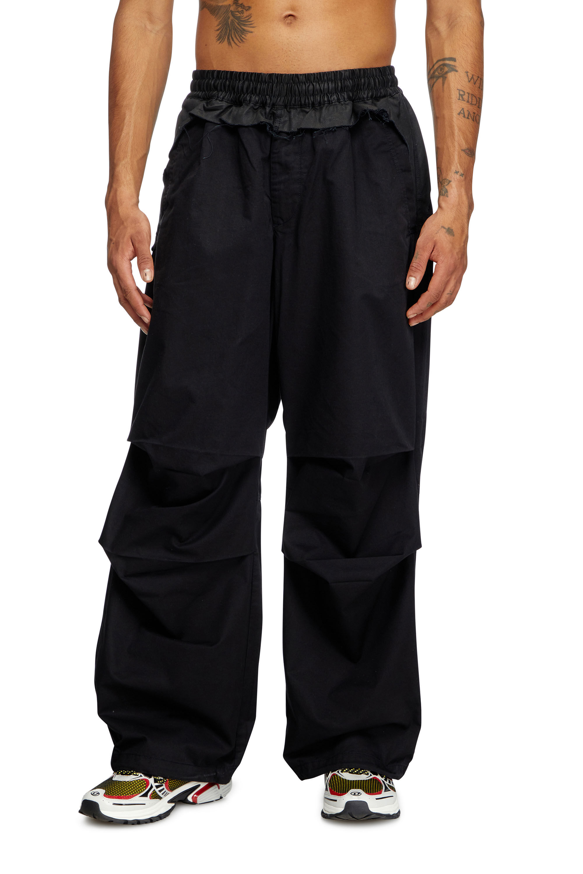 Diesel - P-GUSTAF, Pantalones cargo Hombre in Negro - 3