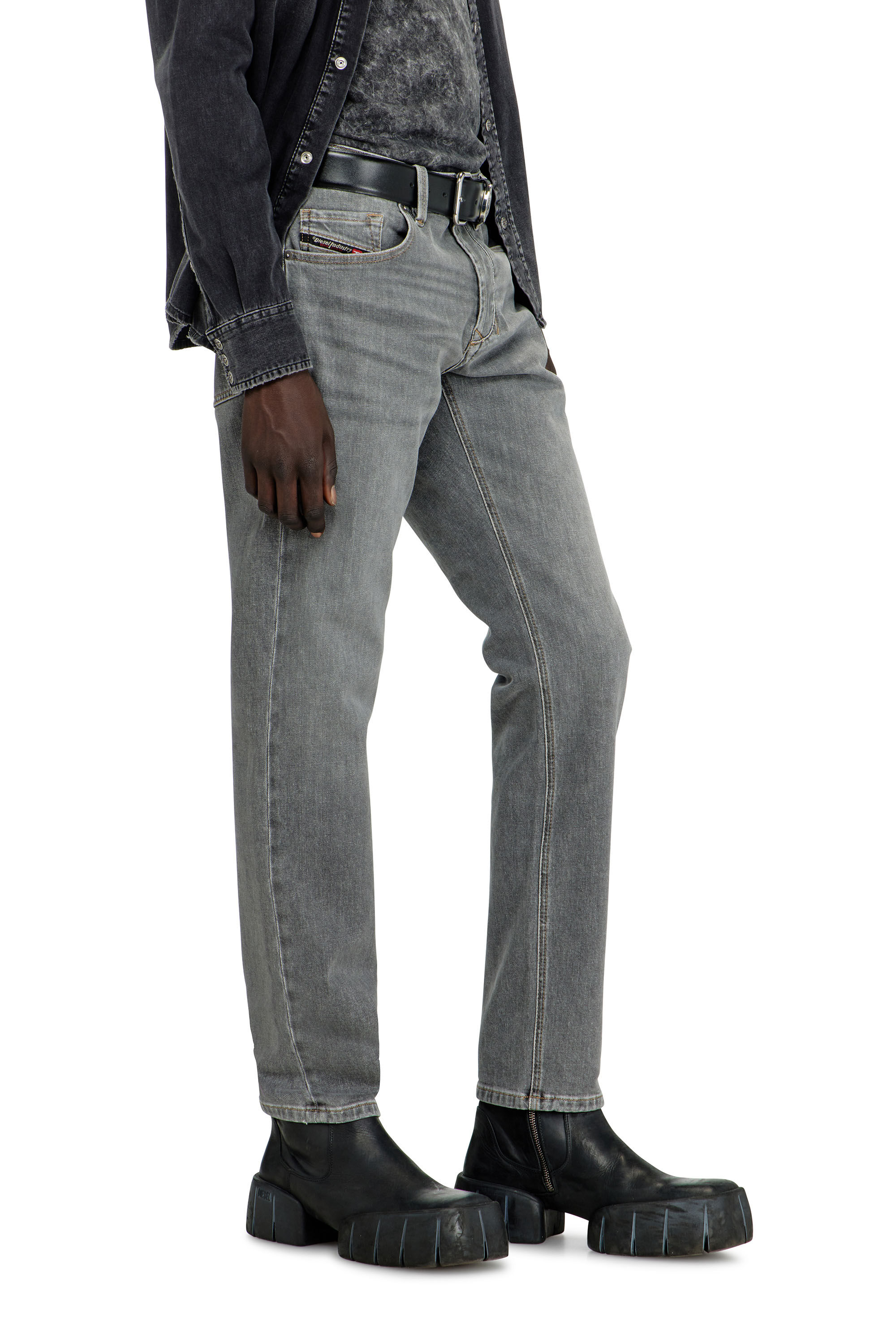 Diesel - Regular Jeans 1986 Larkee-Beex 0KBBI Hombre, Gris - 6