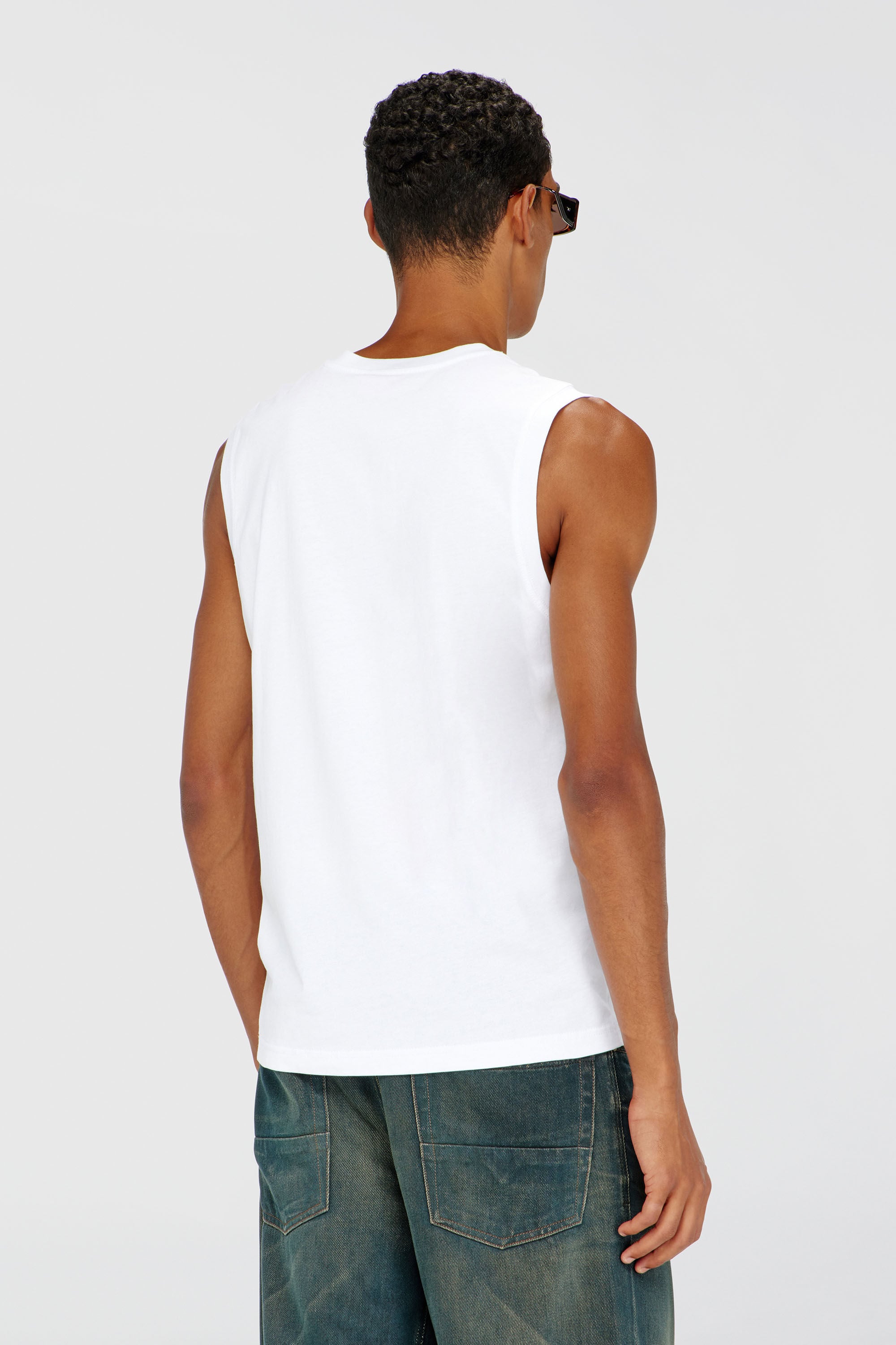 Diesel - T-ISCO-DIV, Camiseta sin mangas con logotipo estampado en el pecho Hombre in Blanco - 4