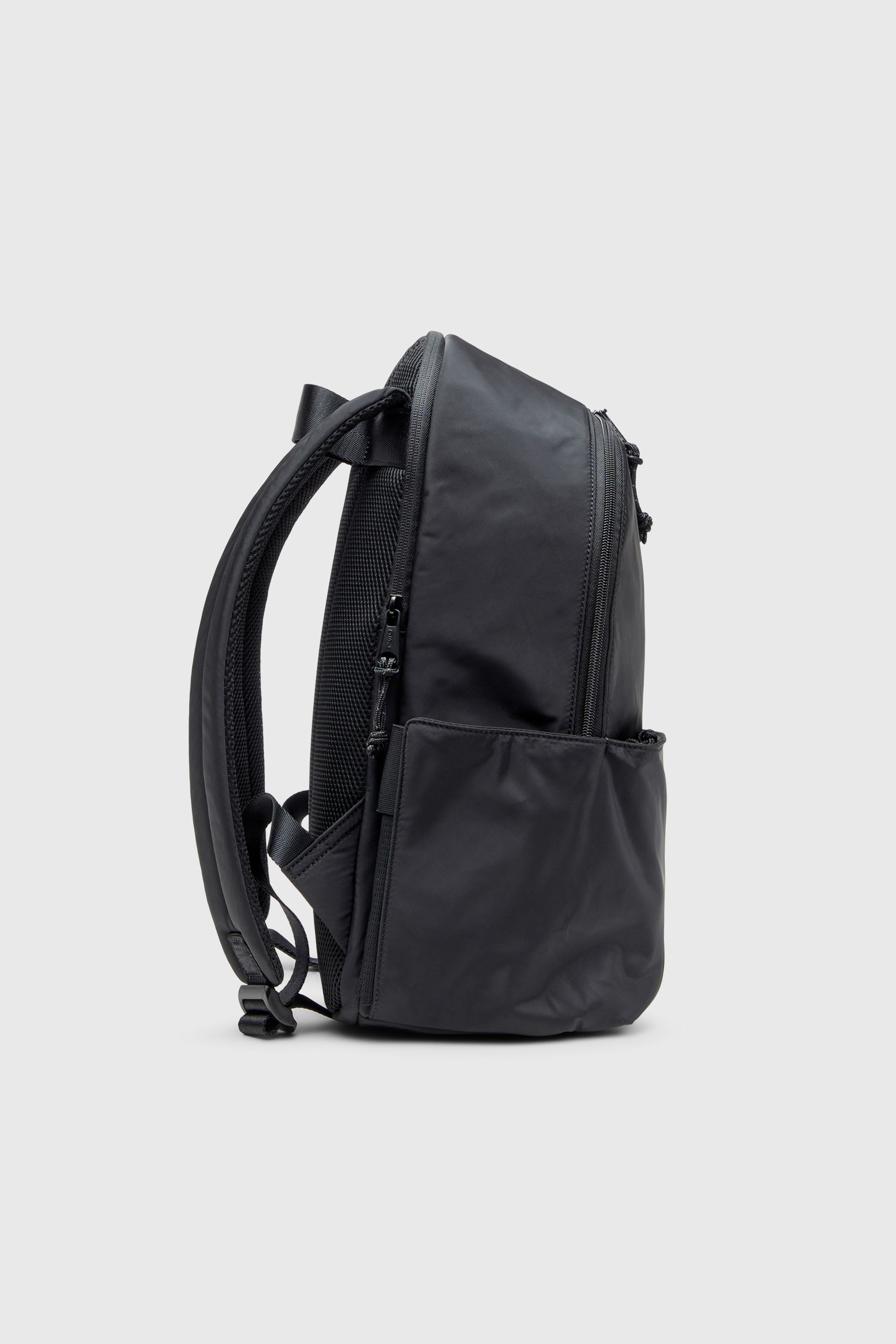 Diesel - D-PACK BACKPACK X, D-Pack-Mochila de tejido con un toque de sat&eacute;n Hombre in Negro - 5