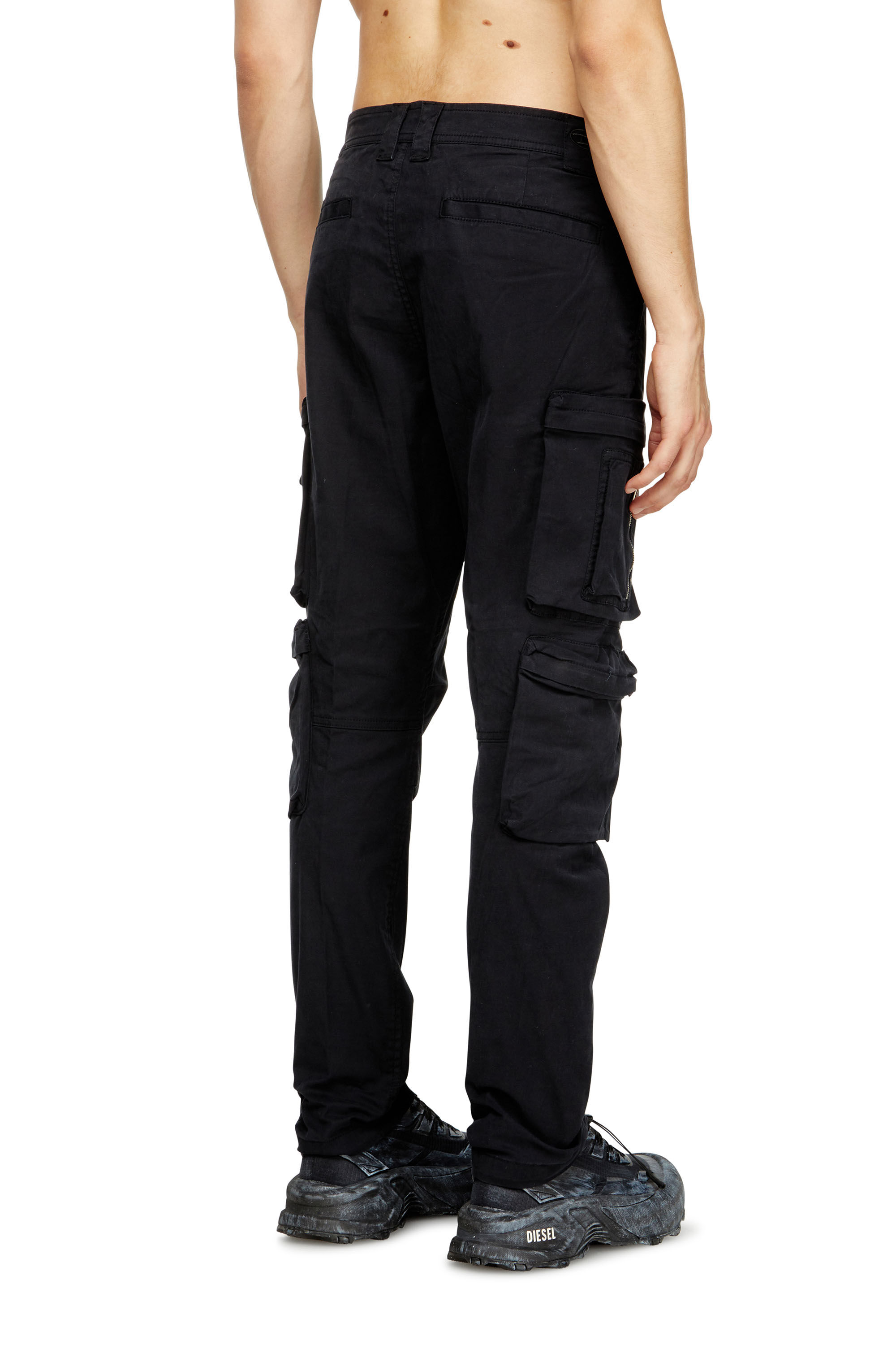 Diesel - P-ARLEM, Pantalones cargo con bolsillo con cremallera Hombre in Negro - 4