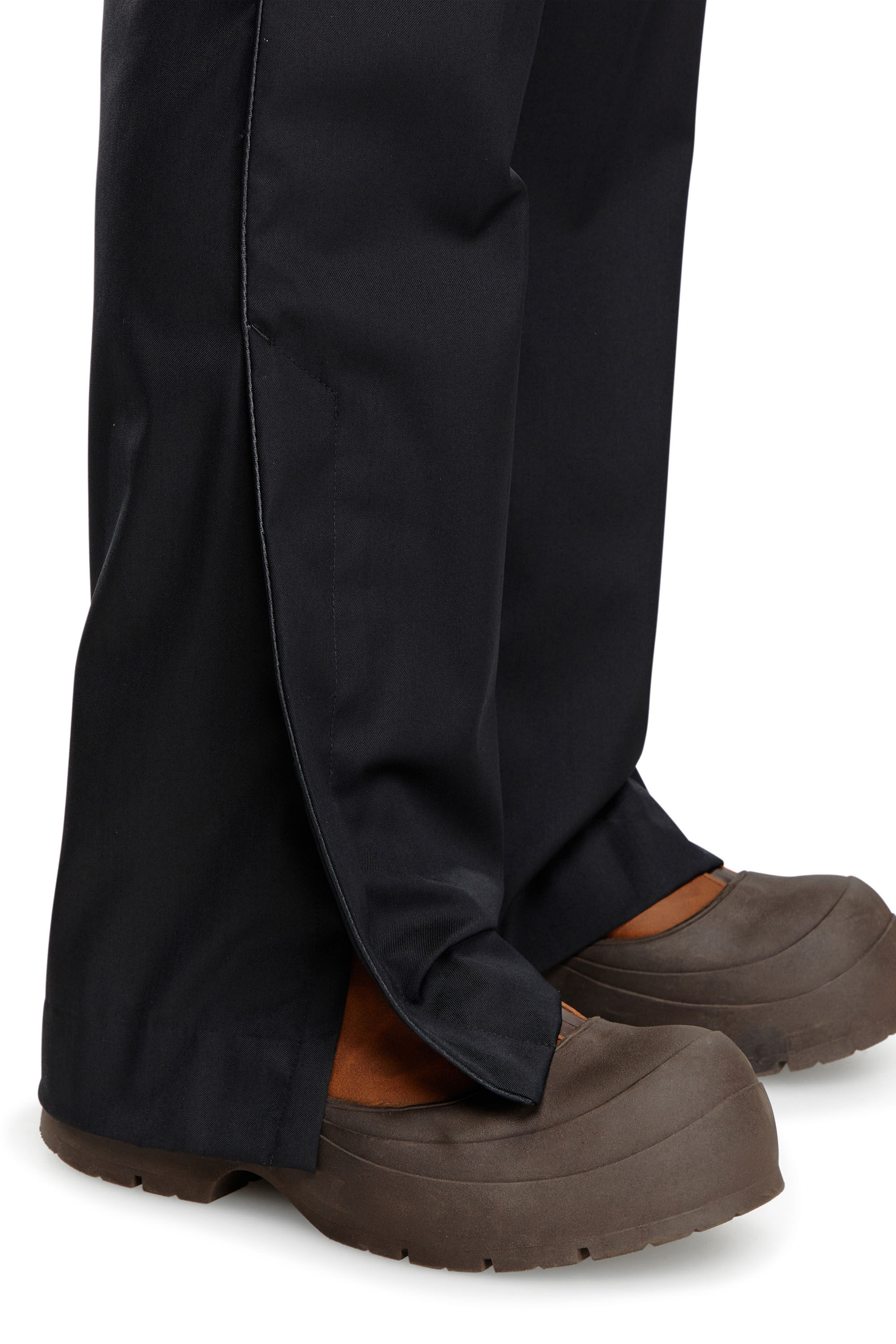 Diesel - P-AMMIR, Hombre Pantalones de lana y nailon con aberturas laterales in Negro - Image 5