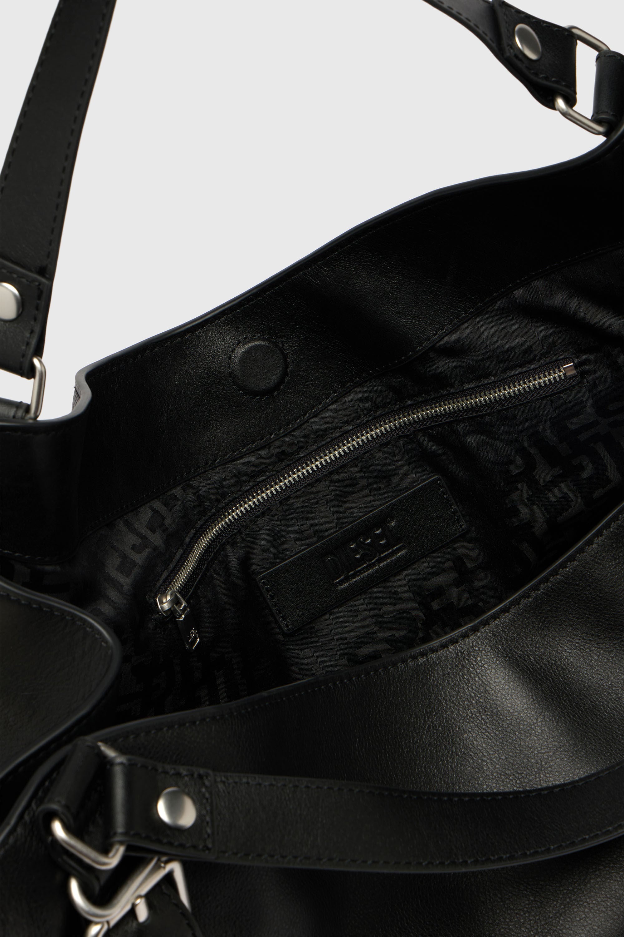 Diesel - D-ONE TOPHANDLE M, D-One-Bolso medium con asa superior de piel tratada Unisex in Negro - 6