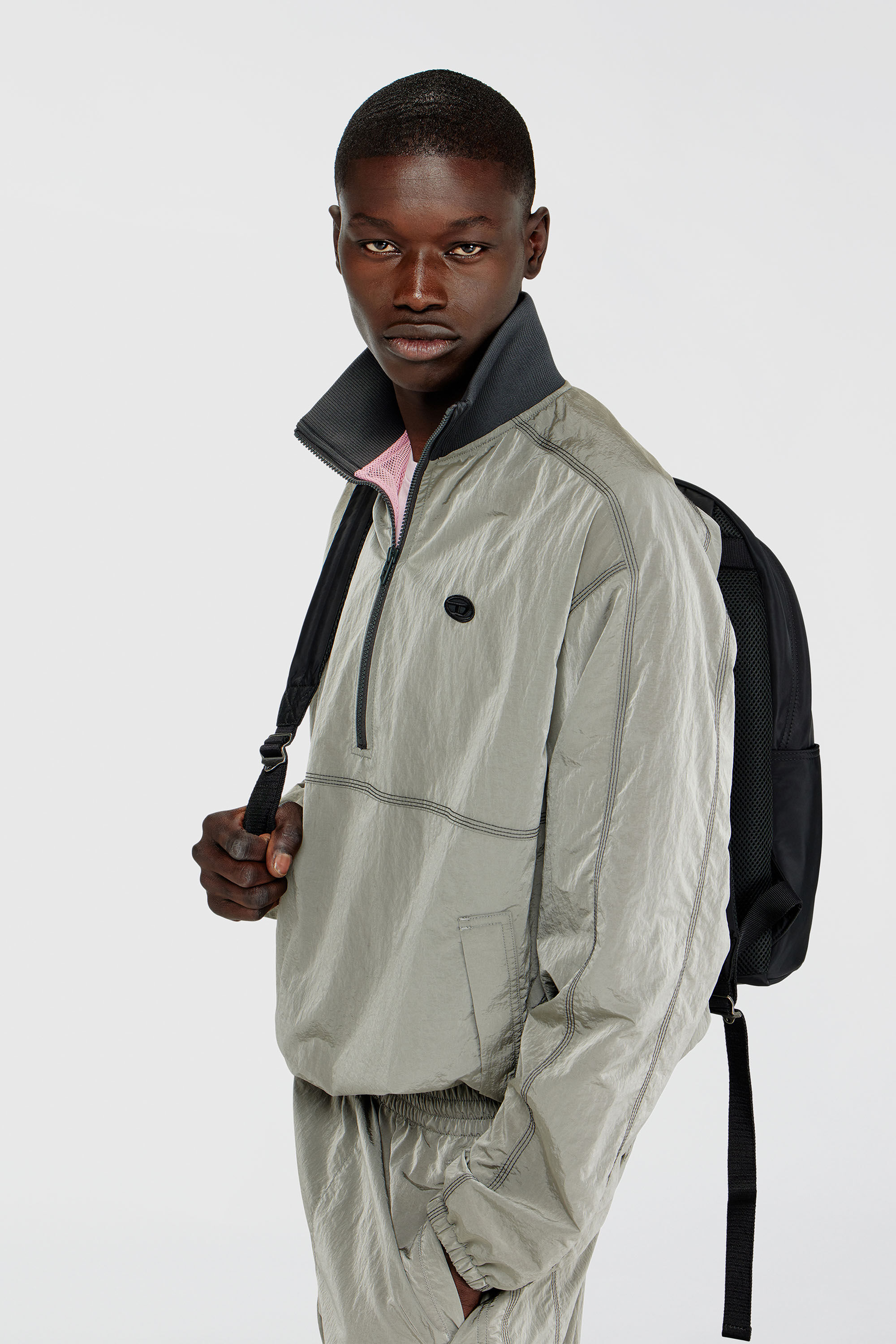 Diesel - J-ANOK, Chaqueta de nailon con efecto arrugado Hombre in Gris - 5