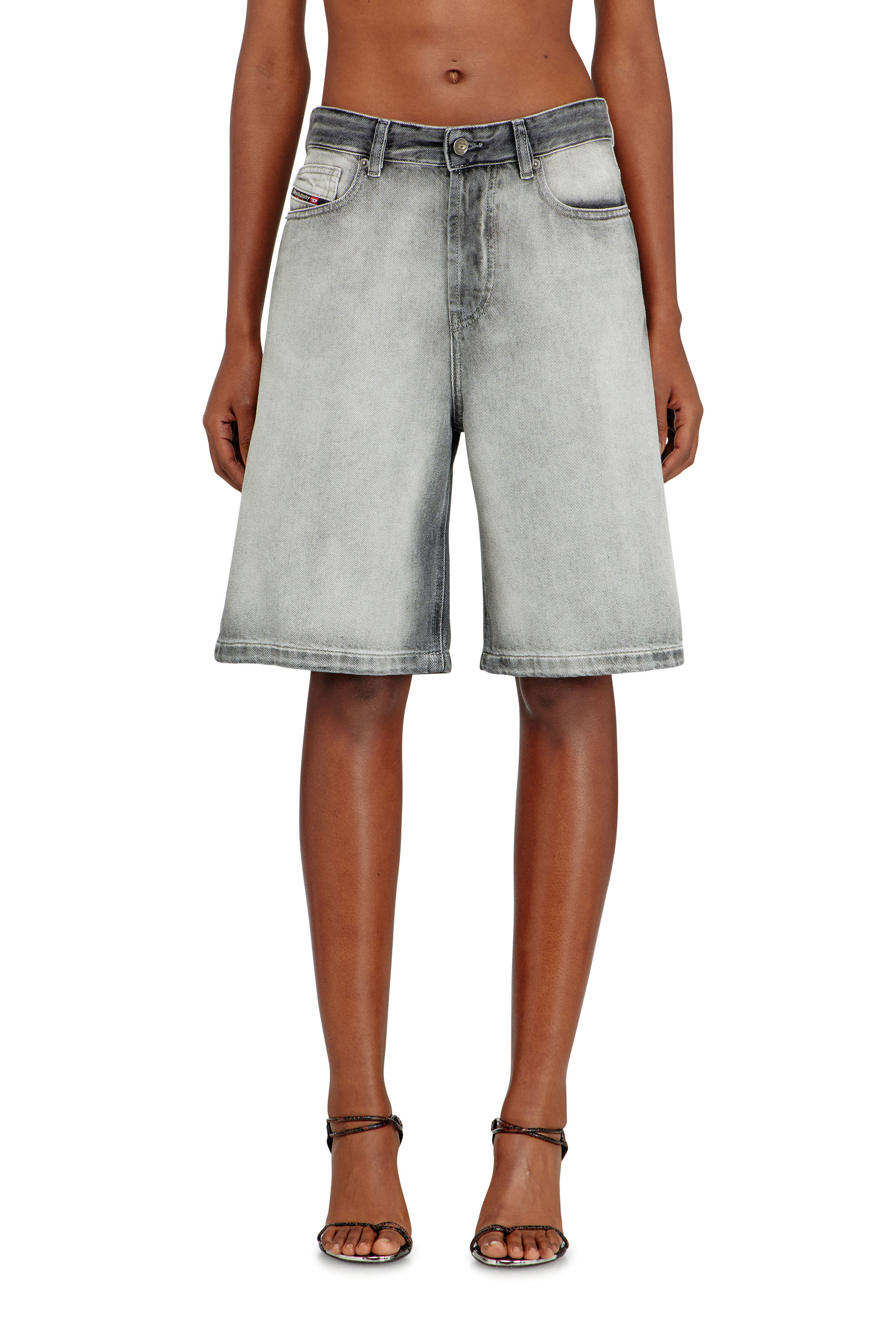 Diesel - DE-SIRE-SHORT-FSI, Shorts en denim lavado oscuro suave Mujer in Gris - 3