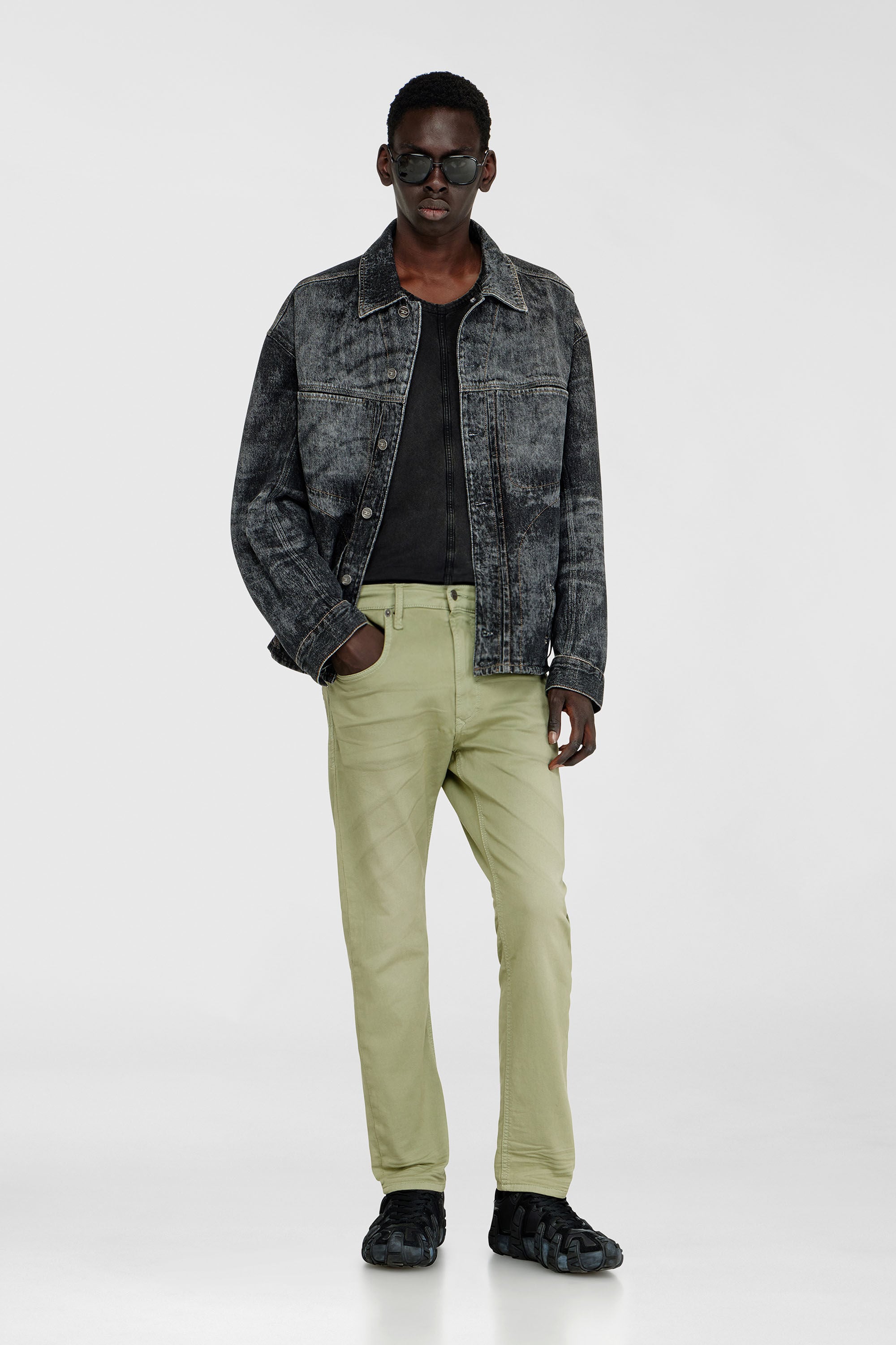 Diesel - Regular 2032 D-Krooley-BW Joggjeans&reg; 0670M Hombre, Verde Oliva - 1