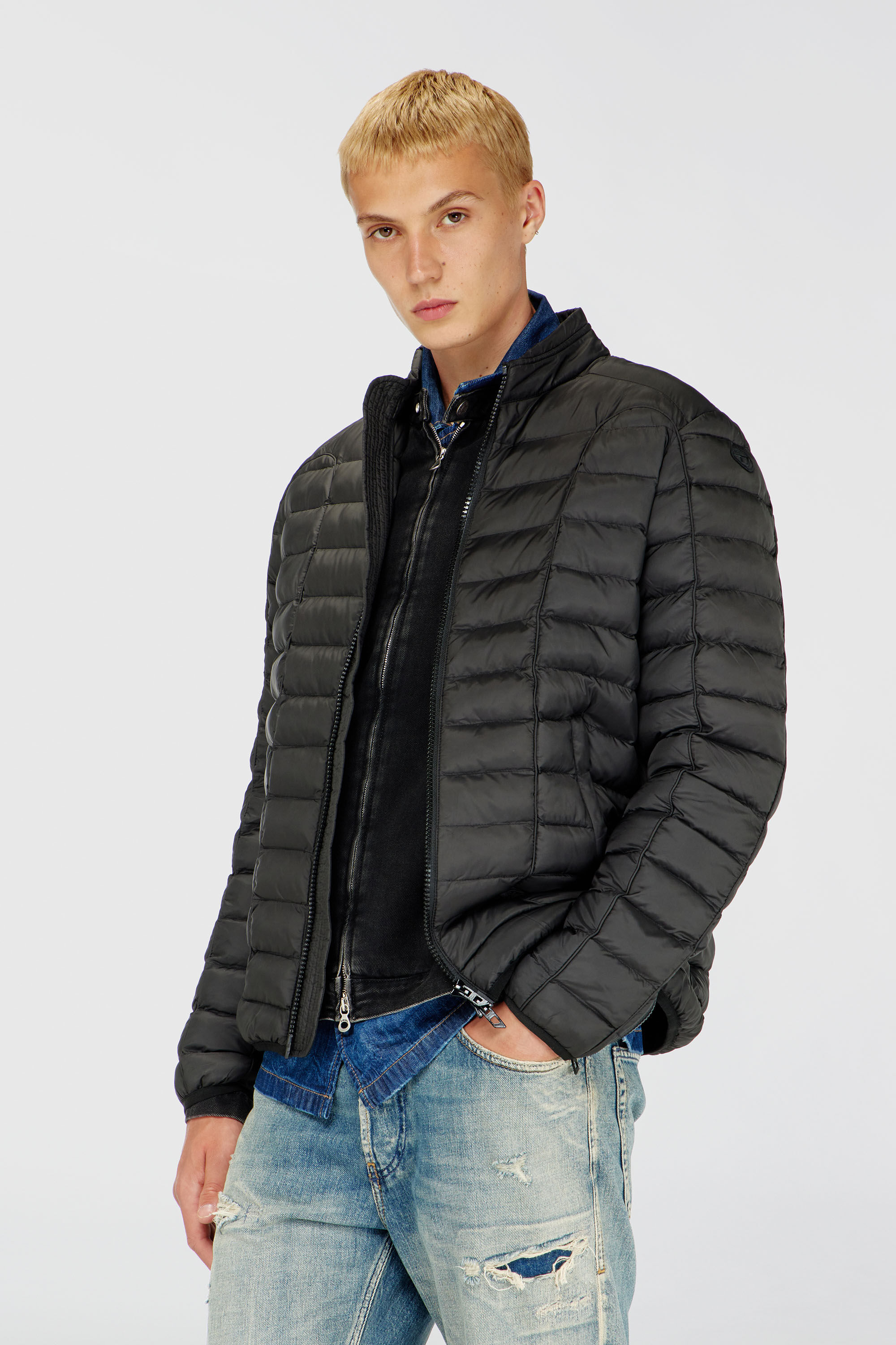 Diesel - W-PILOT, Chaqueta puffer en nailon ligero Hombre in Negro - 3