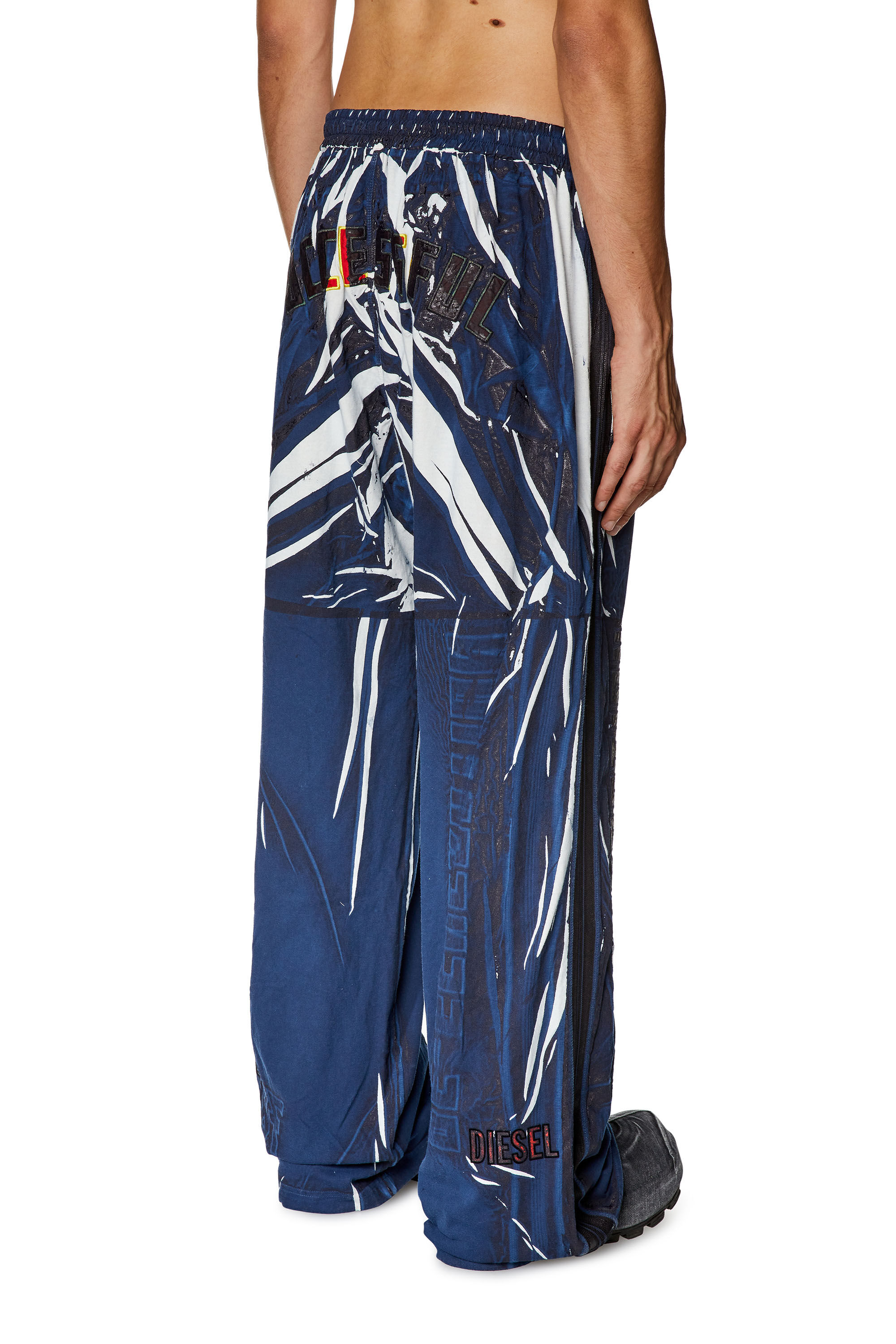 Diesel - P-ROWY-LONG, Pantalones deportivos con sobreimpresión sombreada Hombre in Azul marino - 4