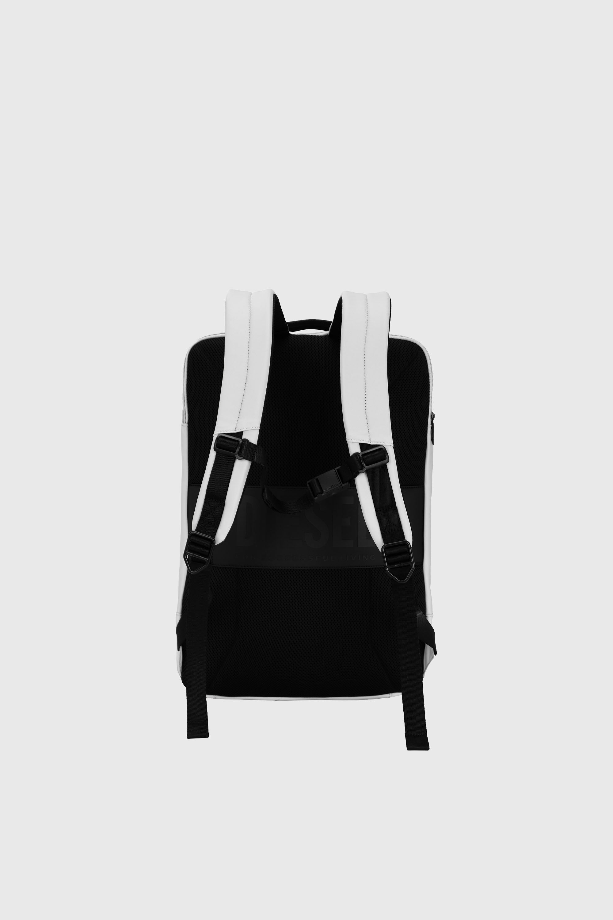 Diesel - DIESEL PC STRONG IMAGE BACKPACK- DSB005, Mochila de viaje resistente Unisex in Plateado - 2
