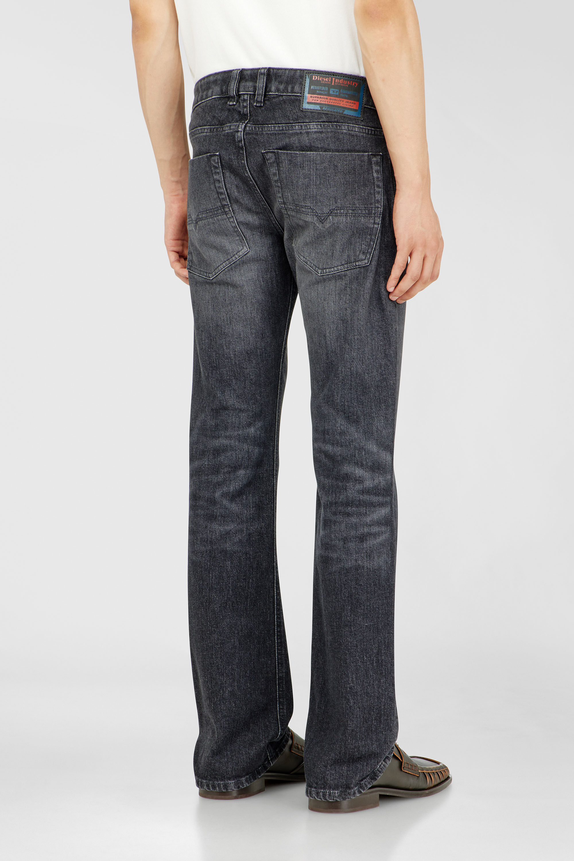 Diesel - Bootcut Jeans 2007 Zatiny 09N48 Hombre, Negro/Gris oscuro - 5