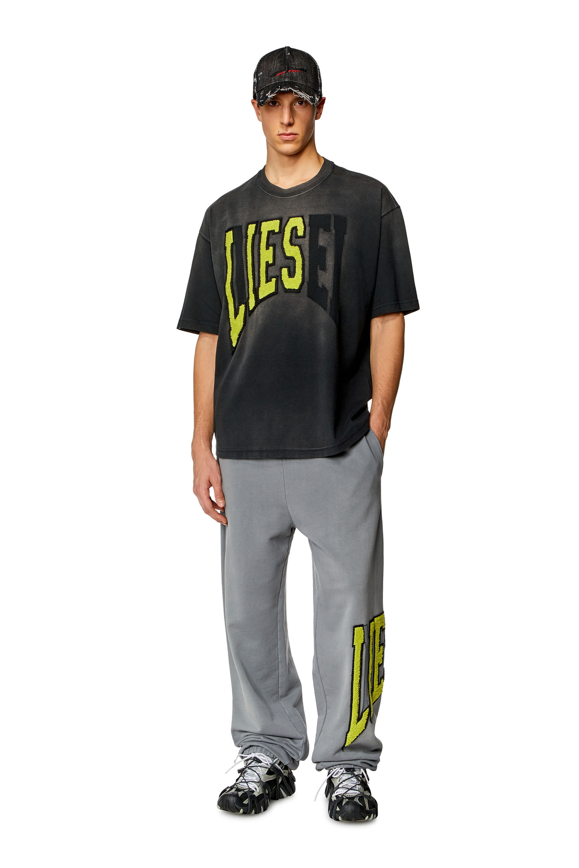 Diesel - T-WASH-N, Hombre Camiseta extragrande con logotipo Diesel Lies in Negro - Image 1