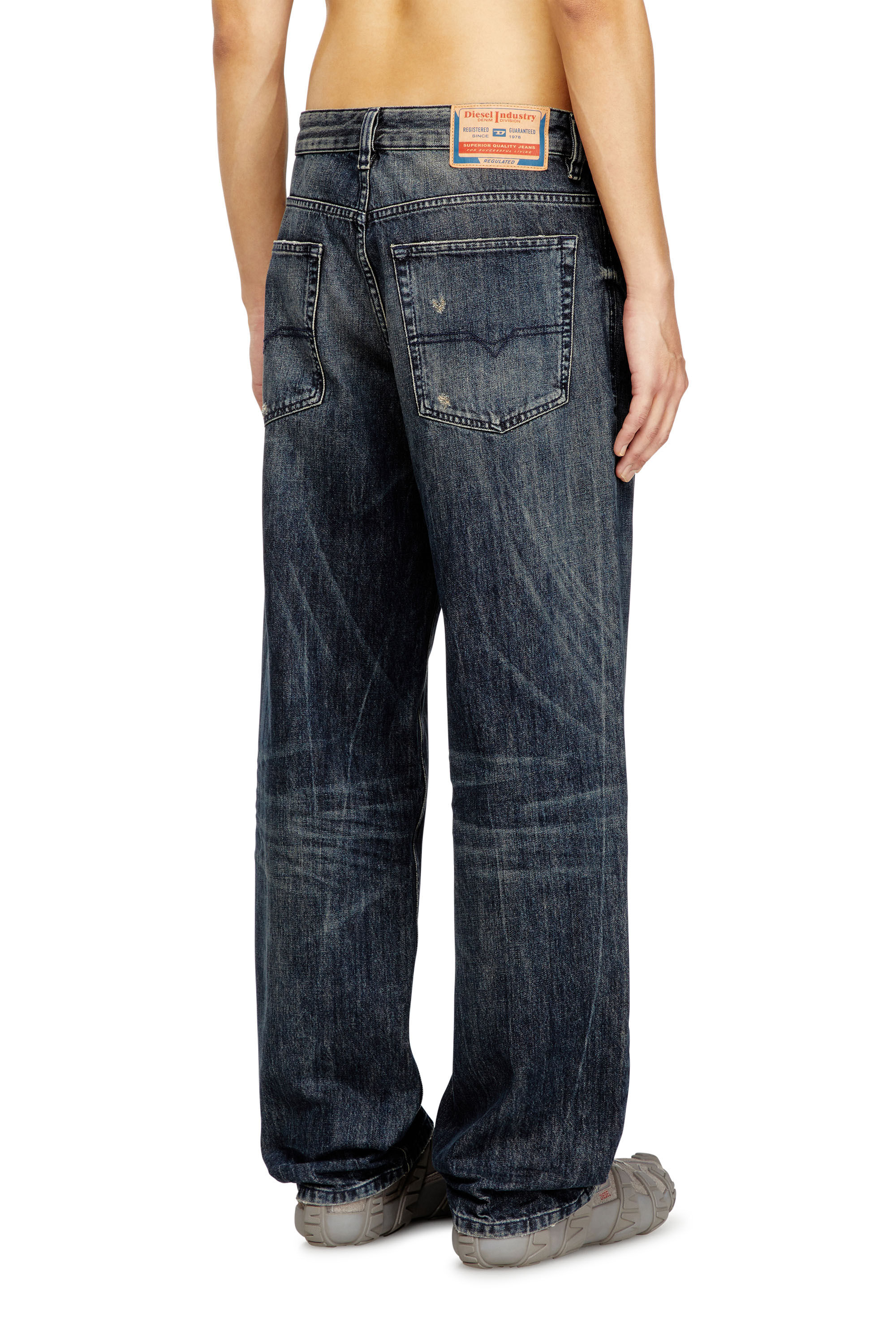 Diesel - Relaxed Jeans 2001 D-Macro 0ADBZ Hombre, Azul Oscuro - 4