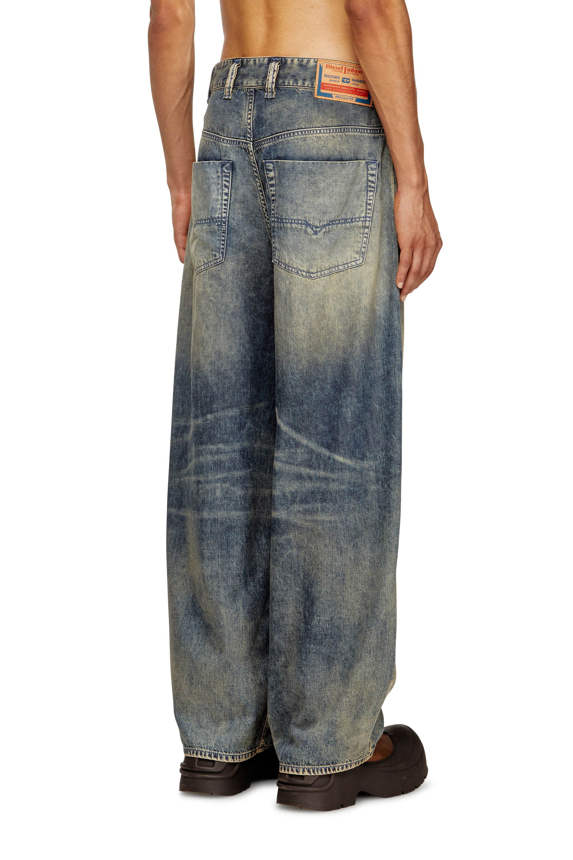 Diesel - Relaxed Jeans 1997 D-Enim-M 0CEBB Hombre, Azul medio - 4