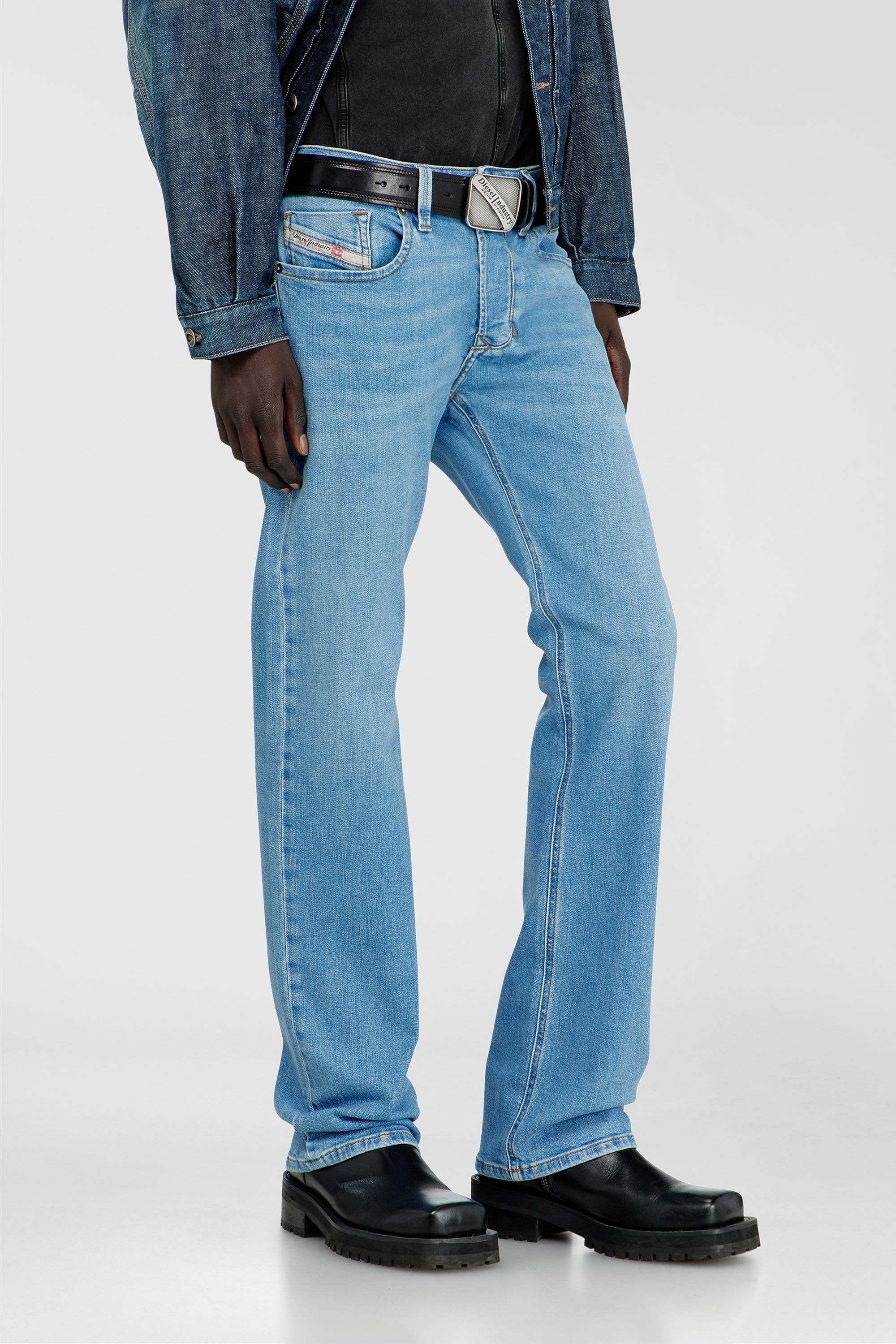 Diesel - Regular Jeans 1985 Larkee 0HDBJ Hombre, Azul Claro - 7