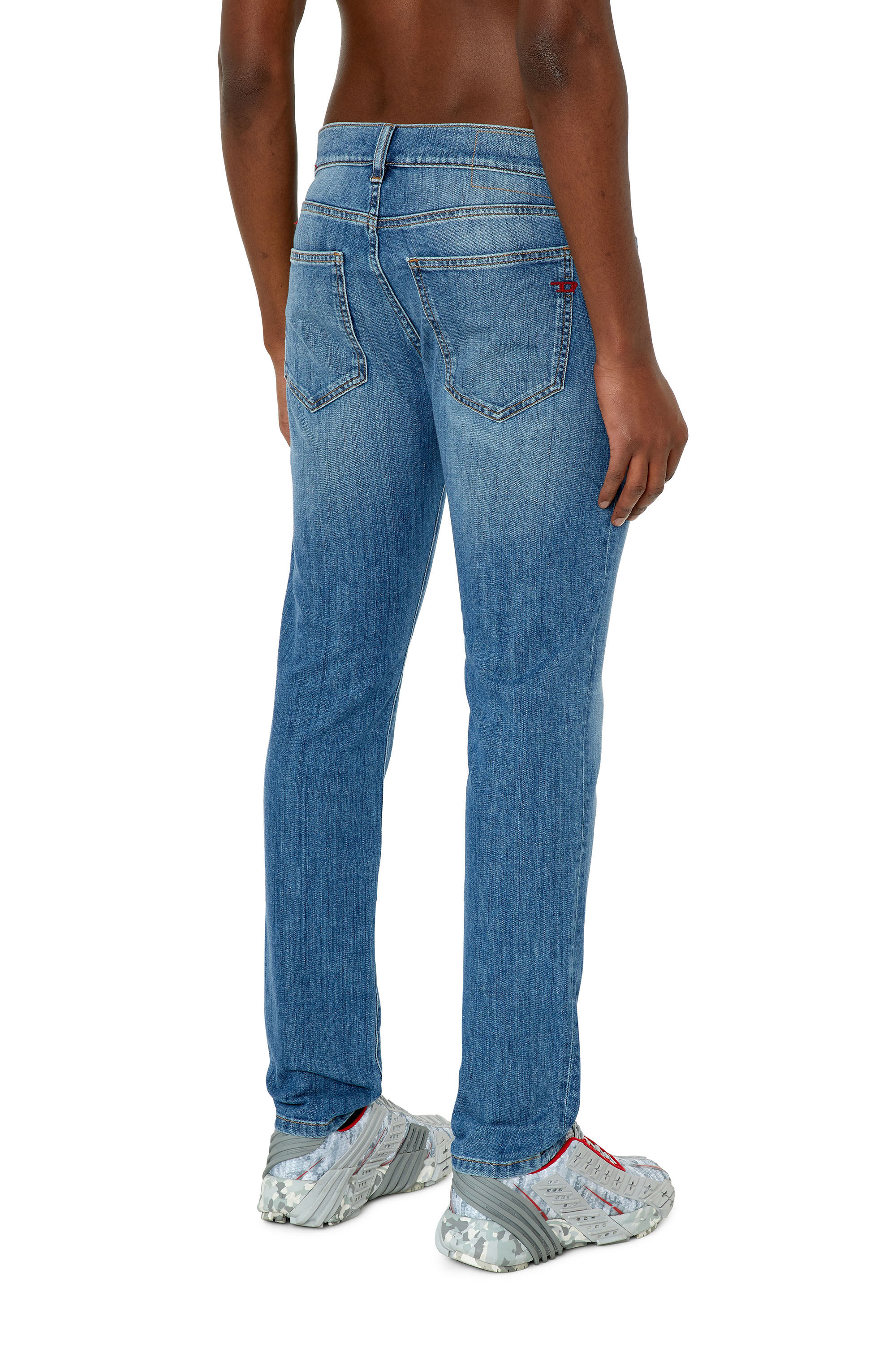 Diesel - 2019 D-Strukt 0EKAI Slim Jeans, Azul medio - Image 4