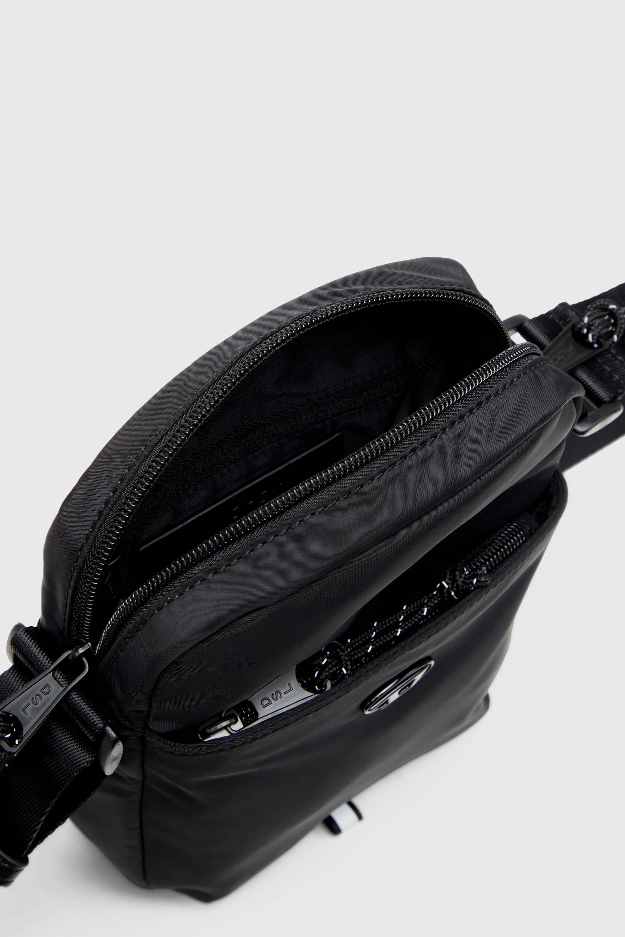 Diesel - D-PACK CROSSBODY X, D-Pack-Bandolera de tejido t&eacute;cnico Hombre in Negro - 3