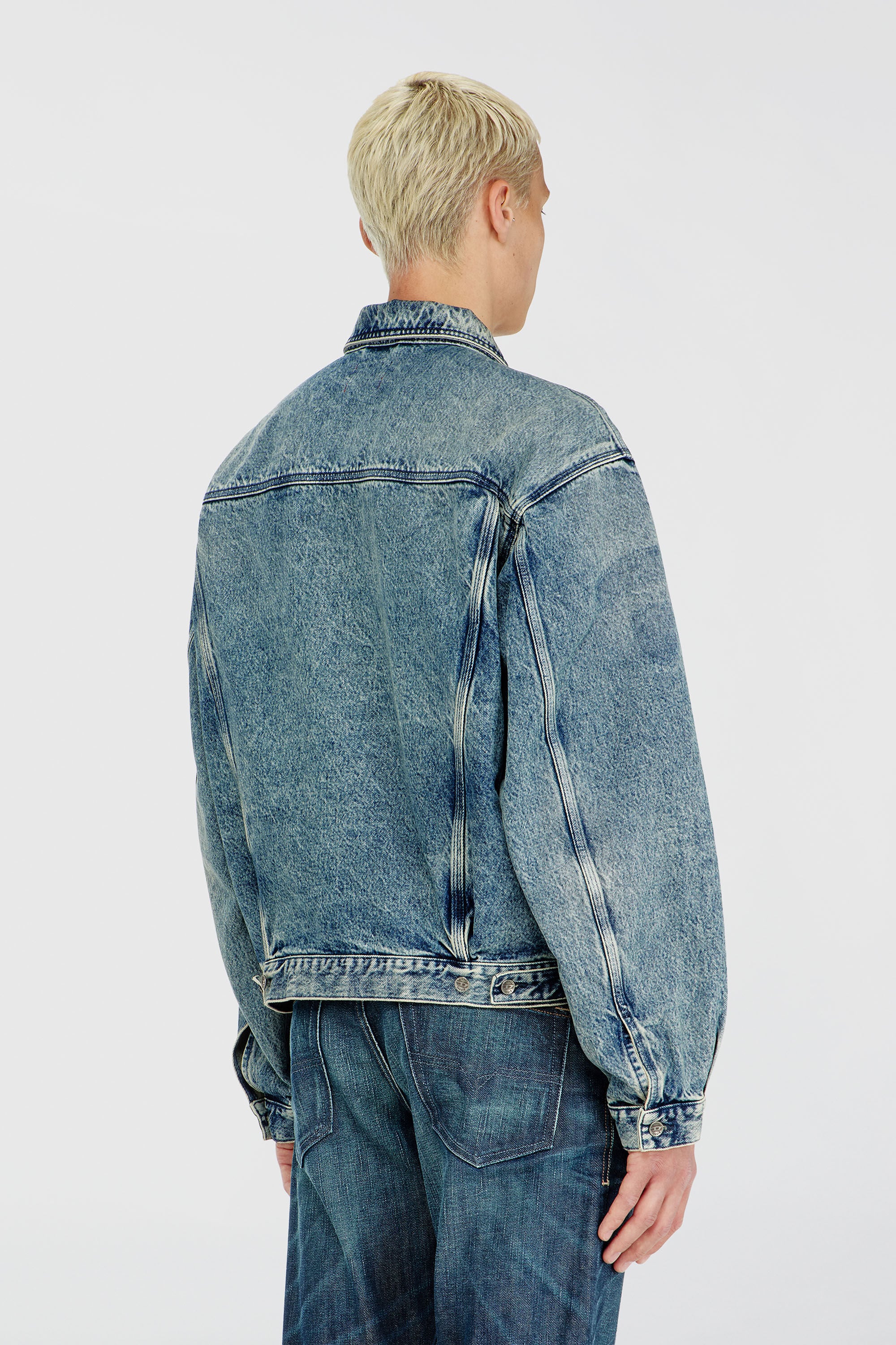 Diesel - D-DENVER-S2, Chaqueta trucker con efecto patch Unisex in Azul marino - 4