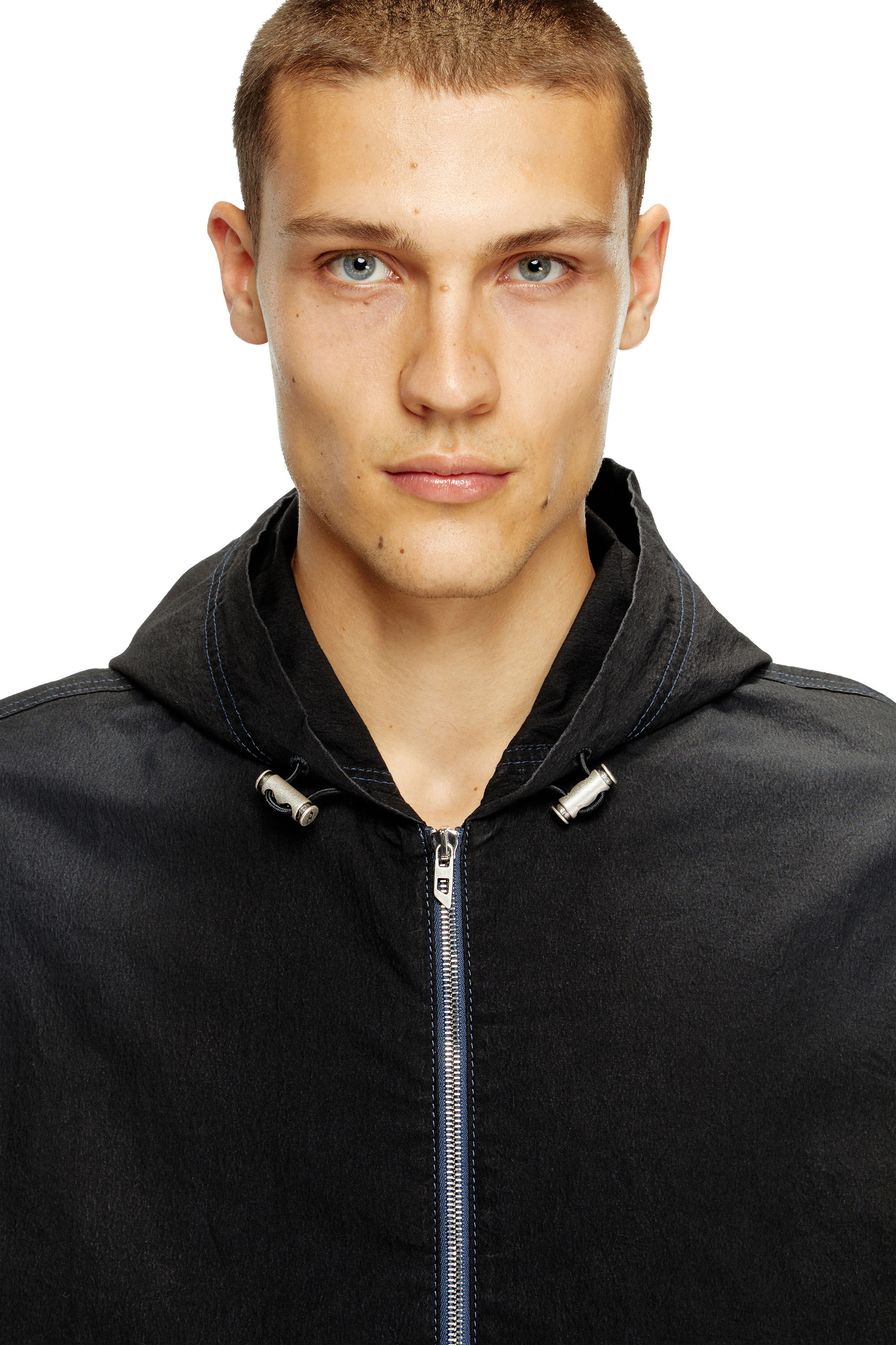 Diesel - D-WYNNY JOGG, Chaqueta de tejido técnico JoggJeans con capucha Hombre in Negro - 4