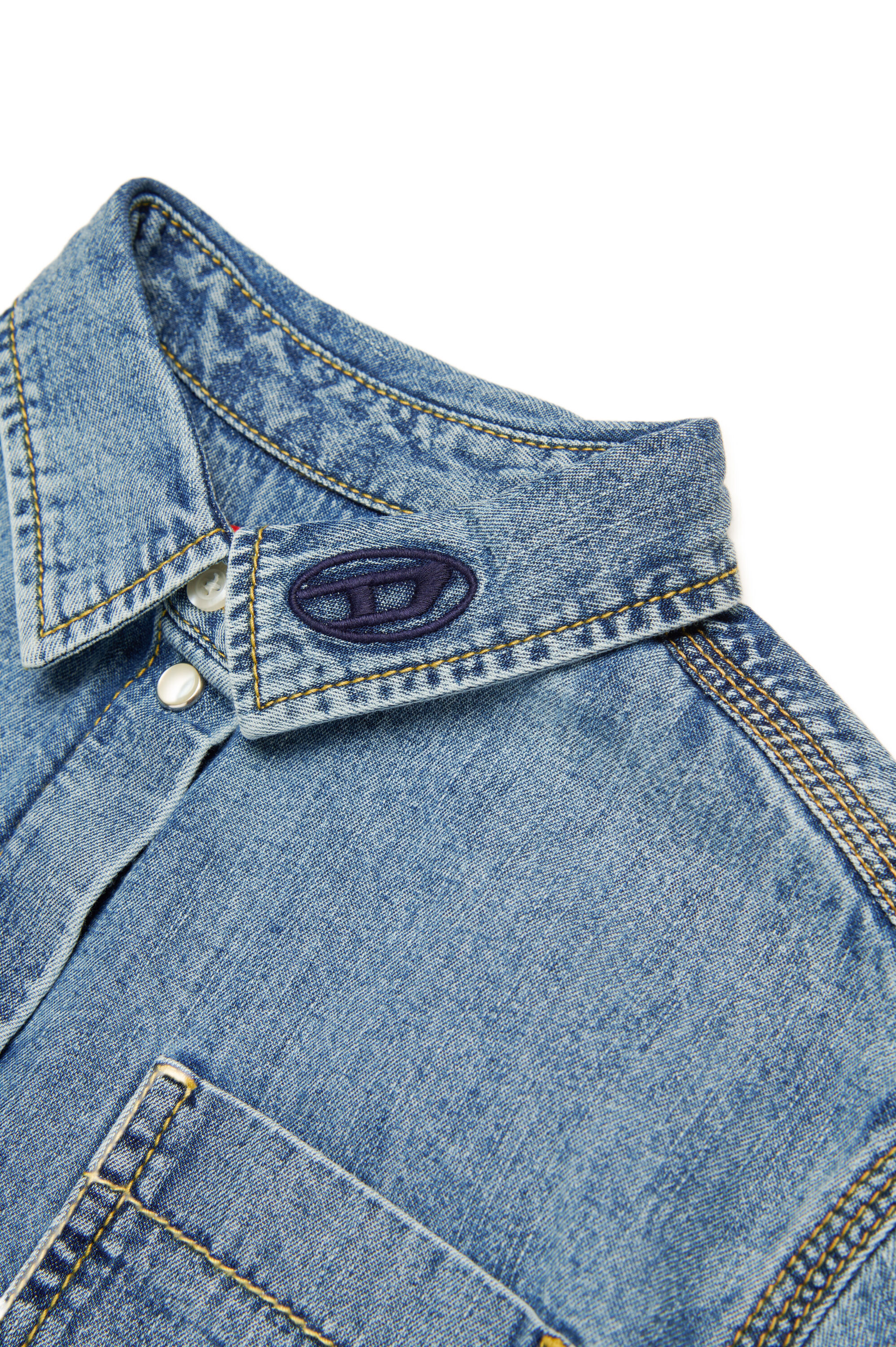 Diesel - CINNIX, Camisa recortada de denim con cuello con logotipo Mujer in Azul marino - 4