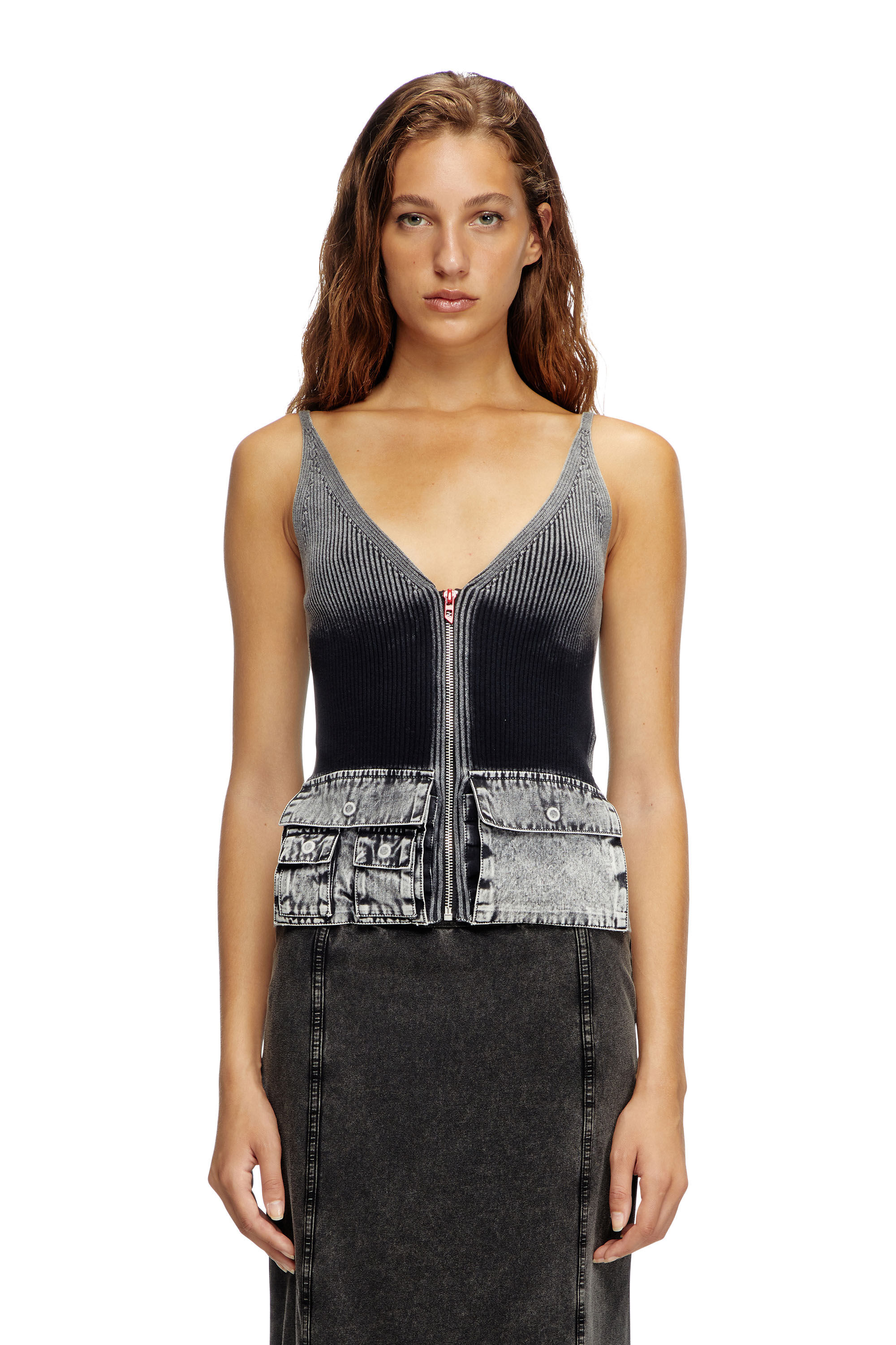 Diesel - M-MELLY, Camiseta tejida con tirantes y bolsillos cargo de denim Mujer in Gris - 3